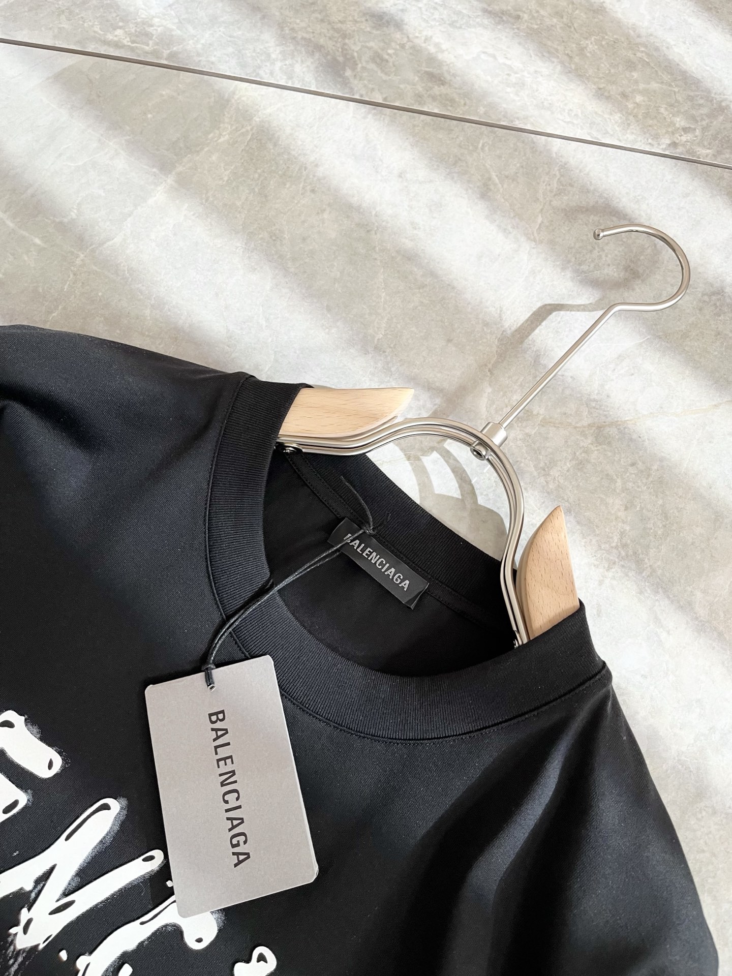 Balenciaga Unisex Cotton Crew Neck T-Shirt with Logo - Spring/Summer 2025 6 i1739729299996 6137 0 5