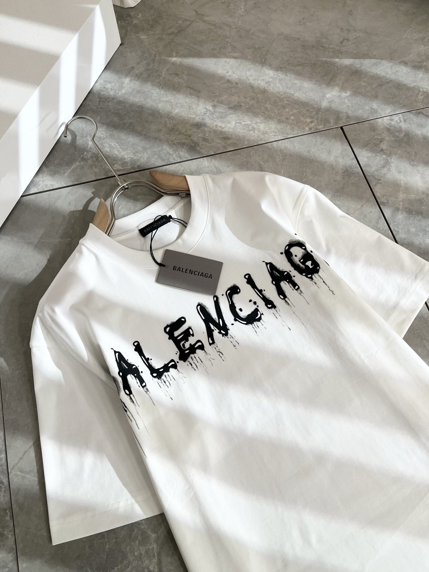 Balenciaga 2025 S/S Unisex Cotton Tee - Stylish, Comfortable, and Trendy 4 i1739729315756 9928 0 3