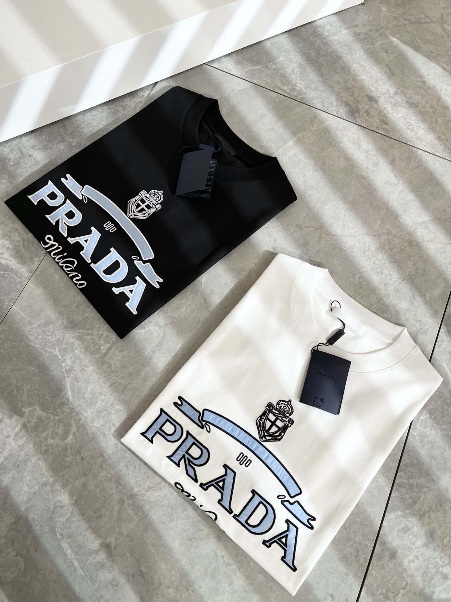 Prada Milano Logo Embroidered Cotton T-Shirt Casual Short Sleeve Tee 1 i1739729401229 7540 0 0