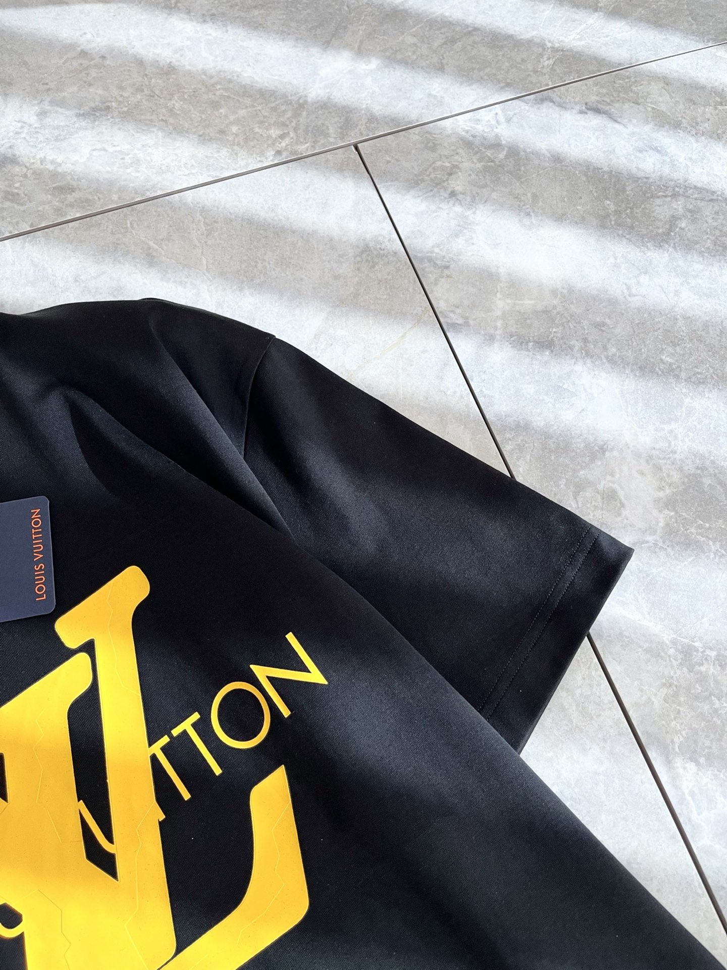 Louis Vuitton 2025 Spring/Summer Logo T-Shirt - Unisex, Fashion Forward 5 i1739729421243 3301 0 4