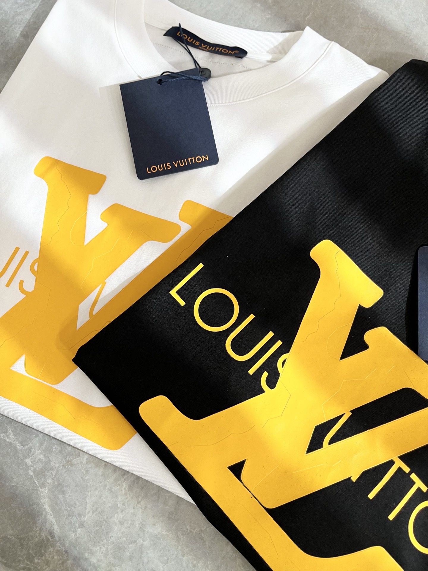 Louis Vuitton 2025 Spring/Summer Logo T-Shirt - Unisex, Fashion Forward 3 i1739729422282 9567 0 2