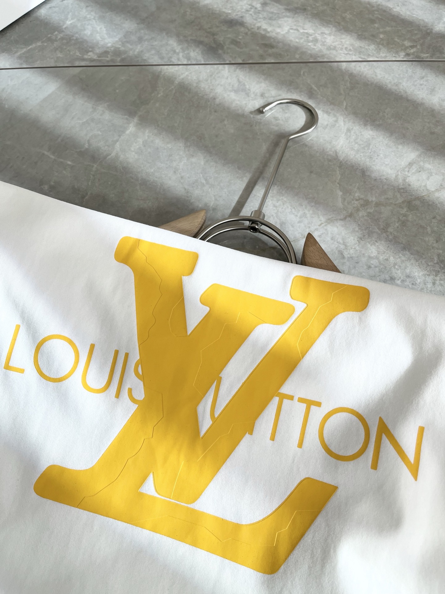 Louis Vuitton 2025 Spring/Summer T-Shirt, Logo Print, Cotton, Unisex 8 i1739729444490 2687 0 7