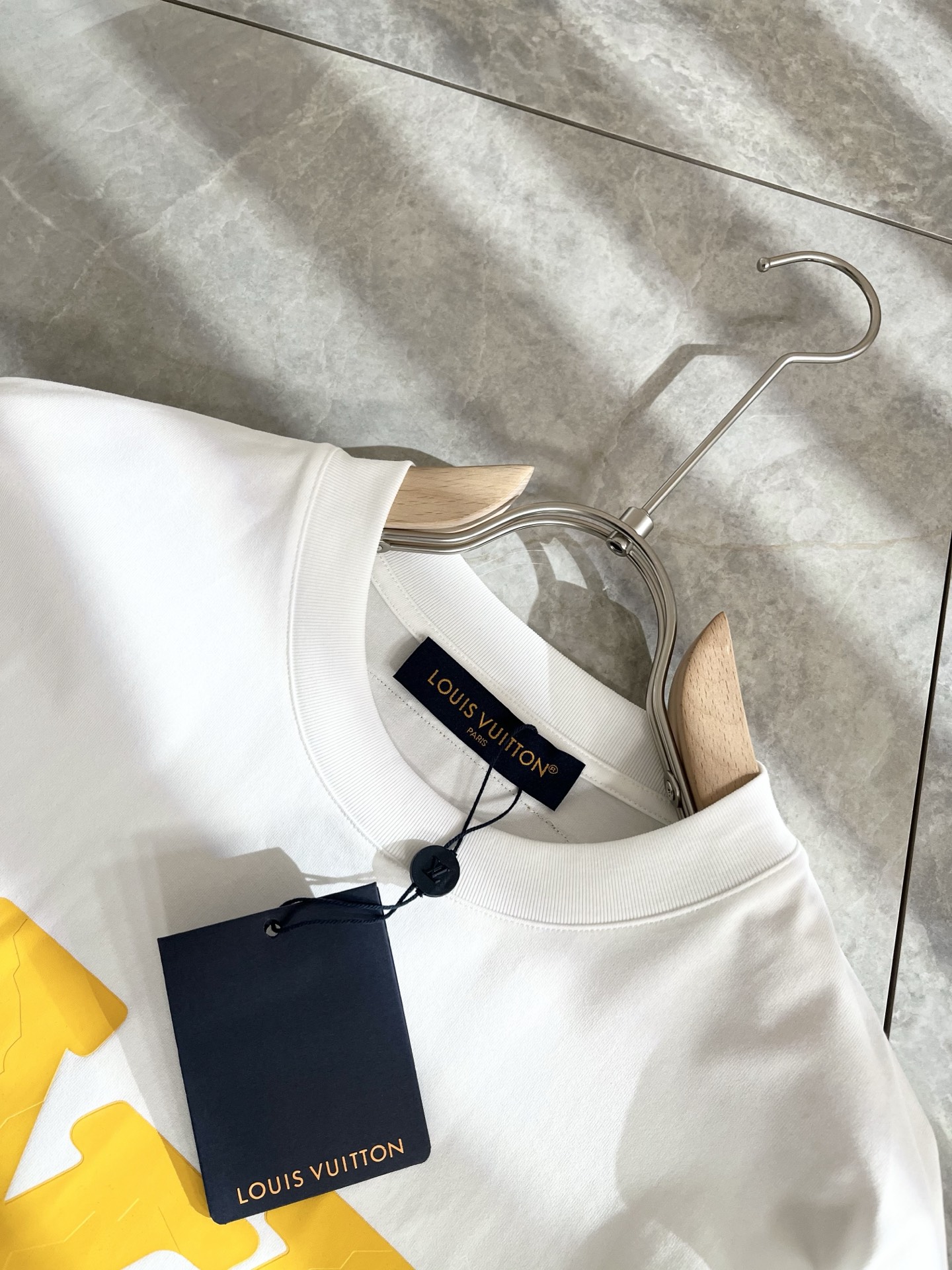 Louis Vuitton 2025 Spring/Summer T-Shirt, Logo Print, Cotton, Unisex 6 i1739729445439 2464 0 5