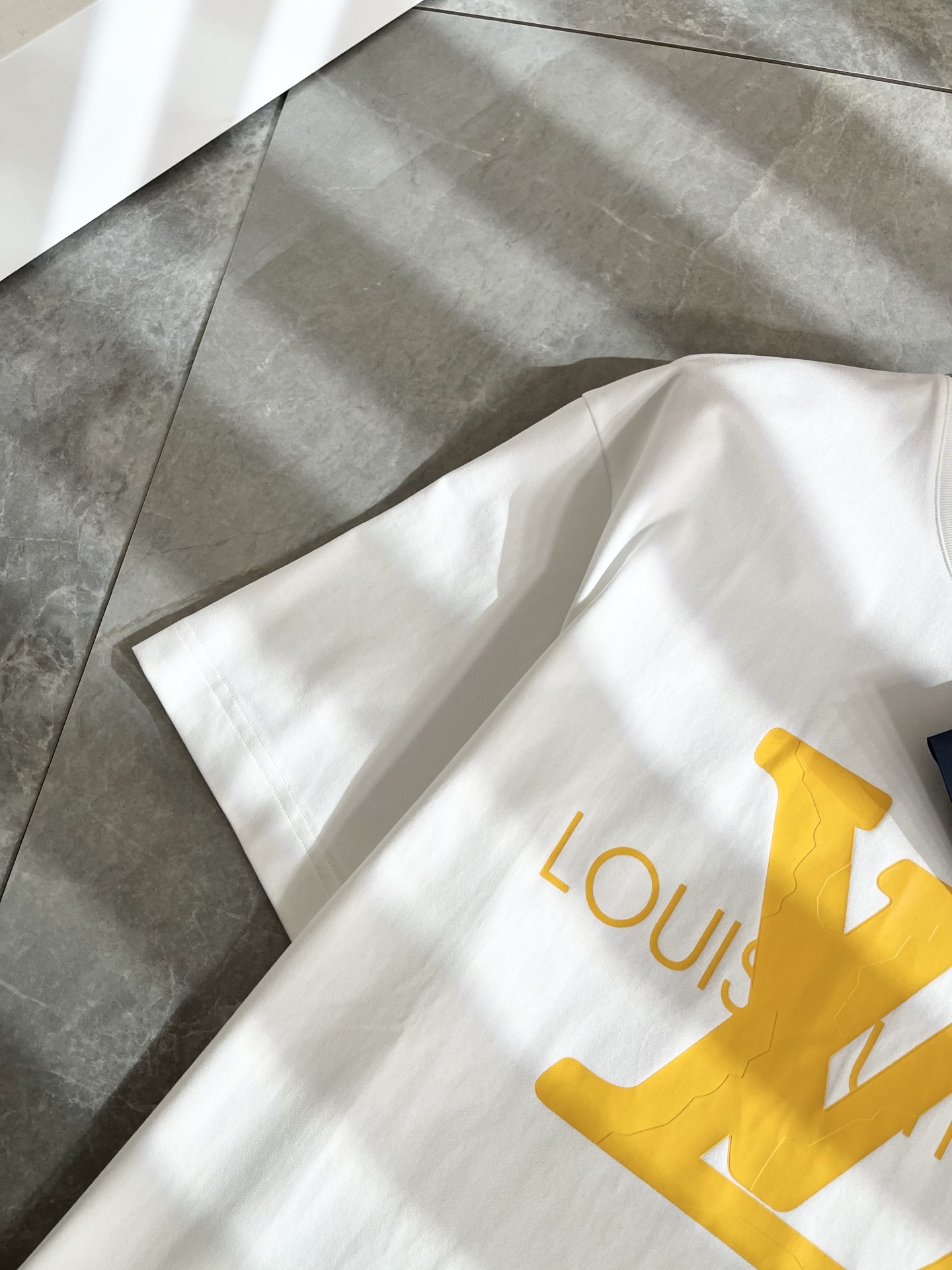 Louis Vuitton 2025 Spring/Summer T-Shirt, Logo Print, Cotton, Unisex 7 i1739729445472 717 0 6