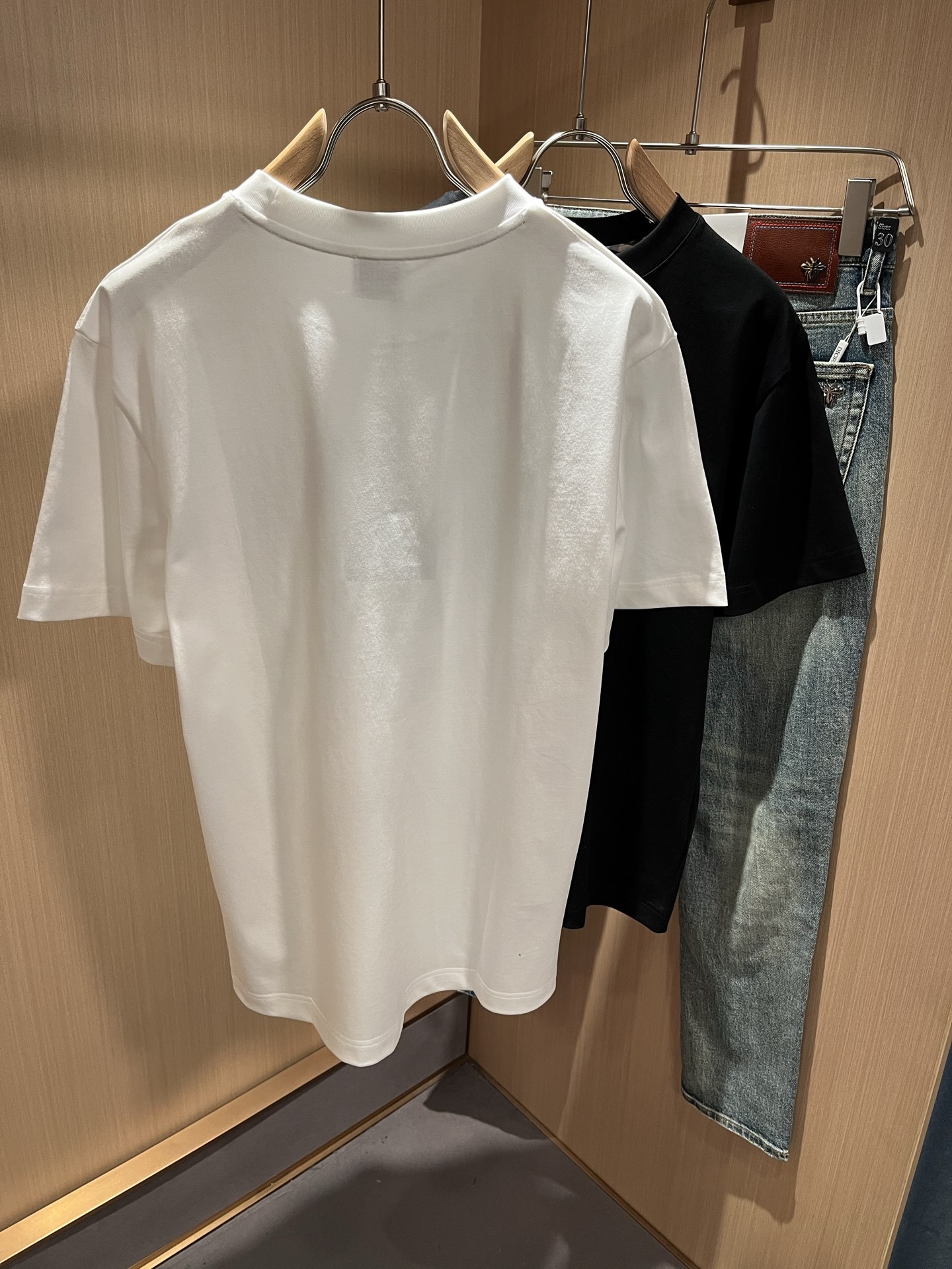BURBER*Y巴*莉2025春夏新品短袖T恤,重磅来袭,最近比较火热的环保纯棉面料制作而成,高端户外