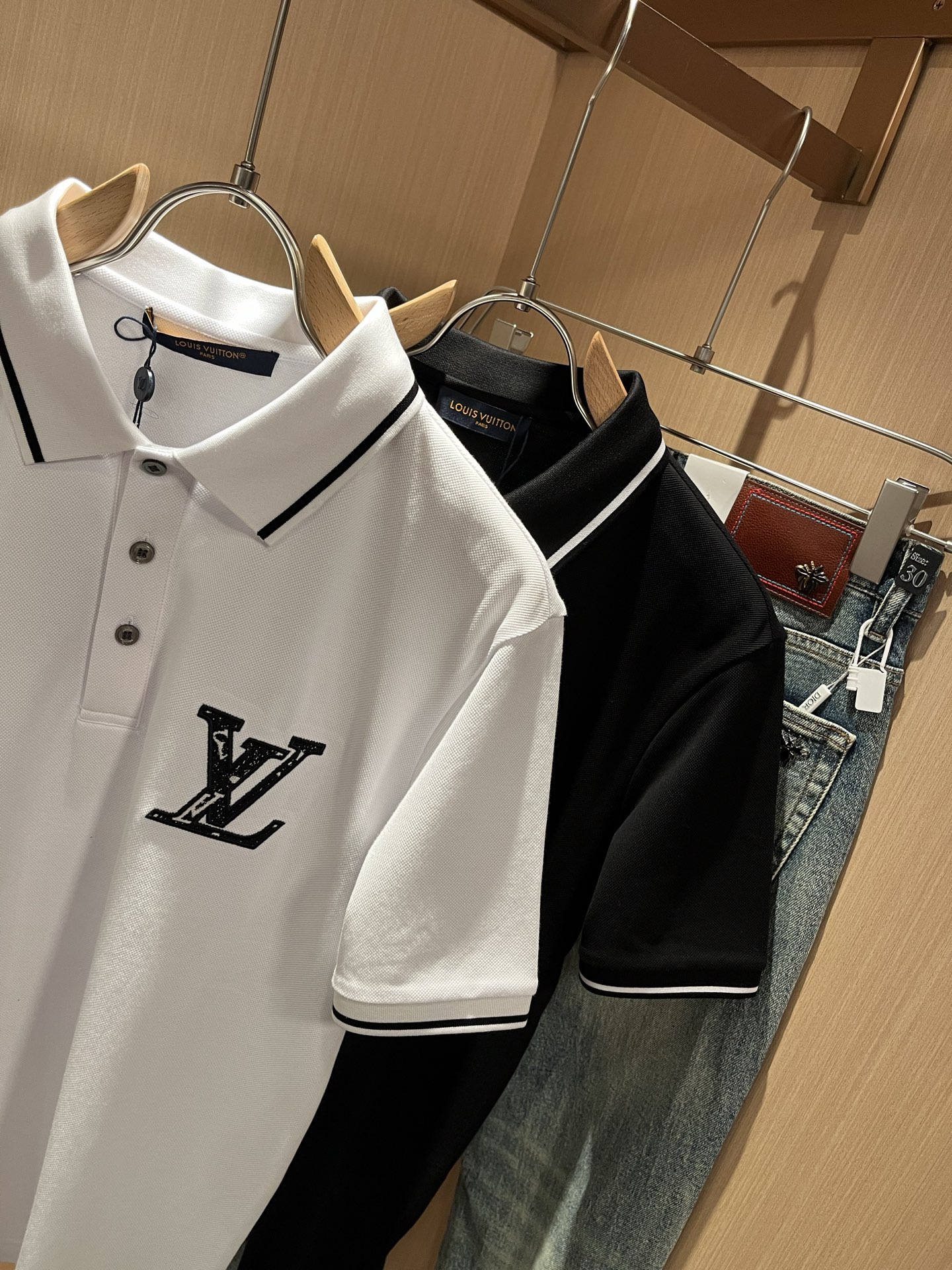  Louis Vuit*on路易*登2025春夏新款短袖Polo衫，最新工艺时尚元素设计理念！胸前刺绣l