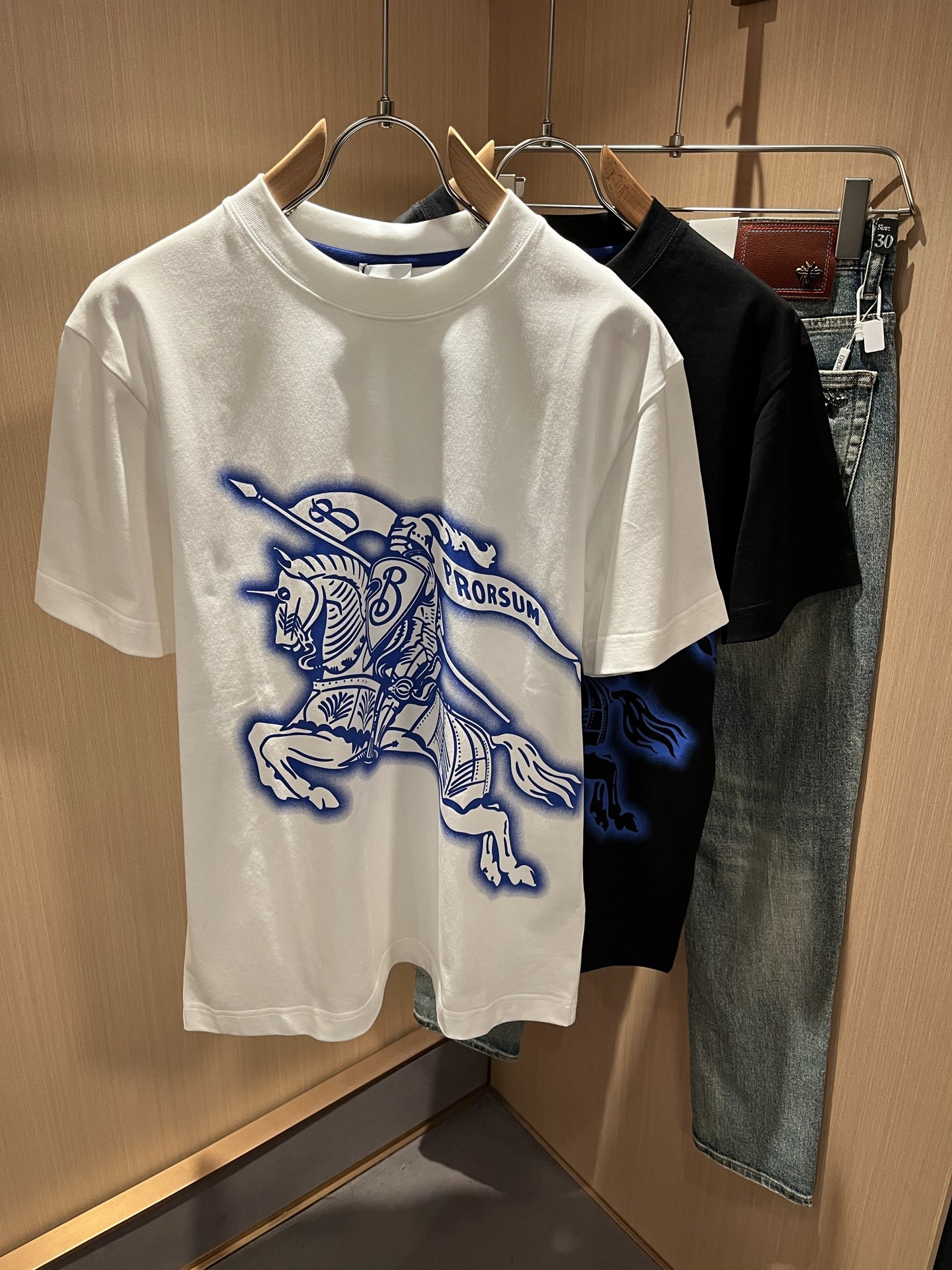 BURBER*Y巴*莉2025春夏新品男女同款👫短袖T恤,重磅来袭,最近比较火热的环保纯棉面料制作而成