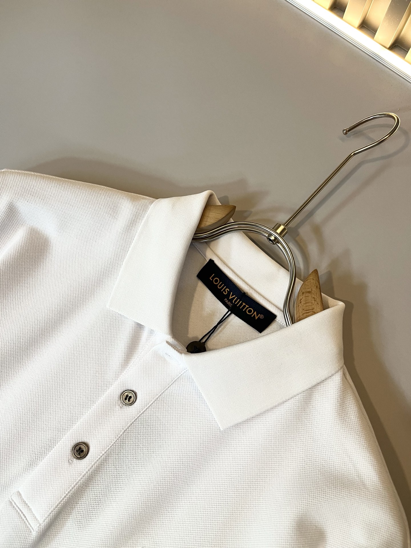 Louis Vuitton 2025 Spring/Summer Polo Shirt with Embroidered Logo 8 i1740242991672 9057 0 6