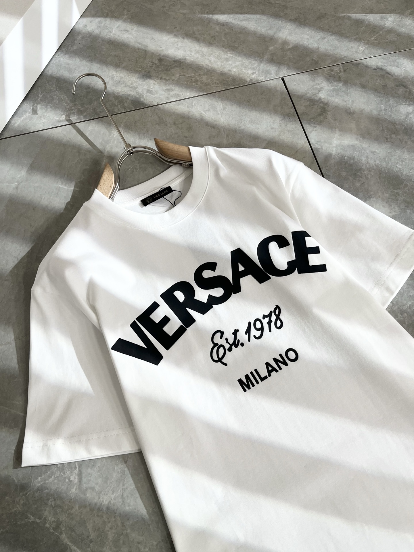  VERS*CE/范*哲  2025春夏新品原单短袖T恤，VERS*CE/范*哲  贸易公司渠道 产品 