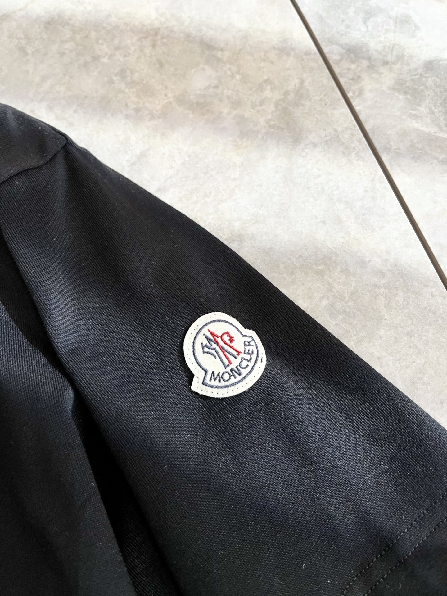   Moncler蒙家 2025春夏最新男女同款👫贸易订单短袖T恤，全品相！！网红款！采用logo图案徽