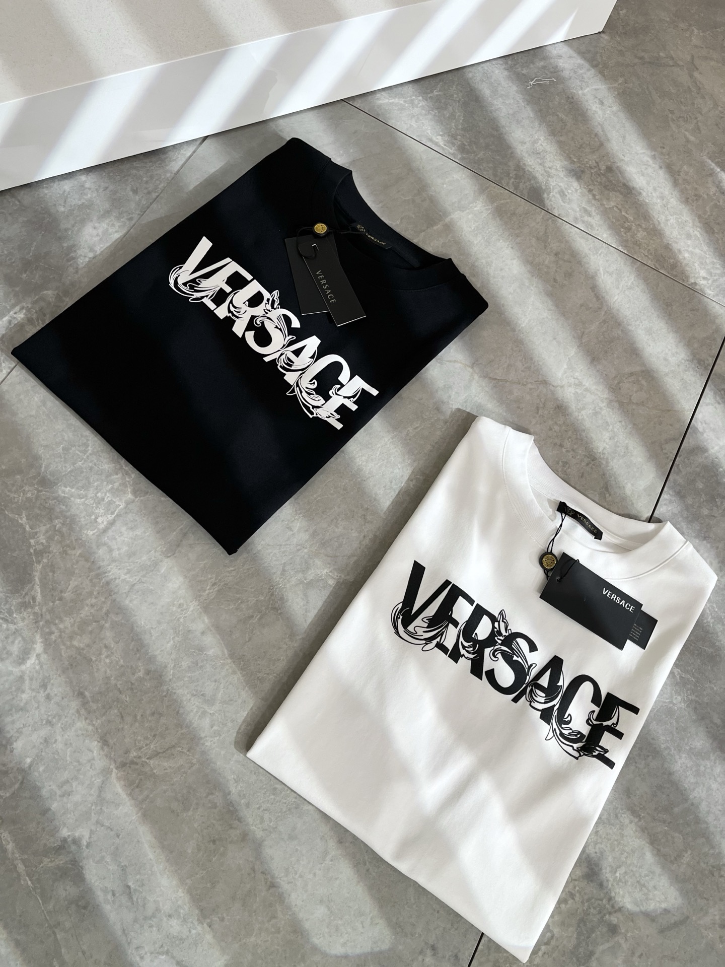  VERS*CE/范*哲  2025春夏新品原单短袖T恤，VERS*CE/范*哲  贸易公司渠道 产品 