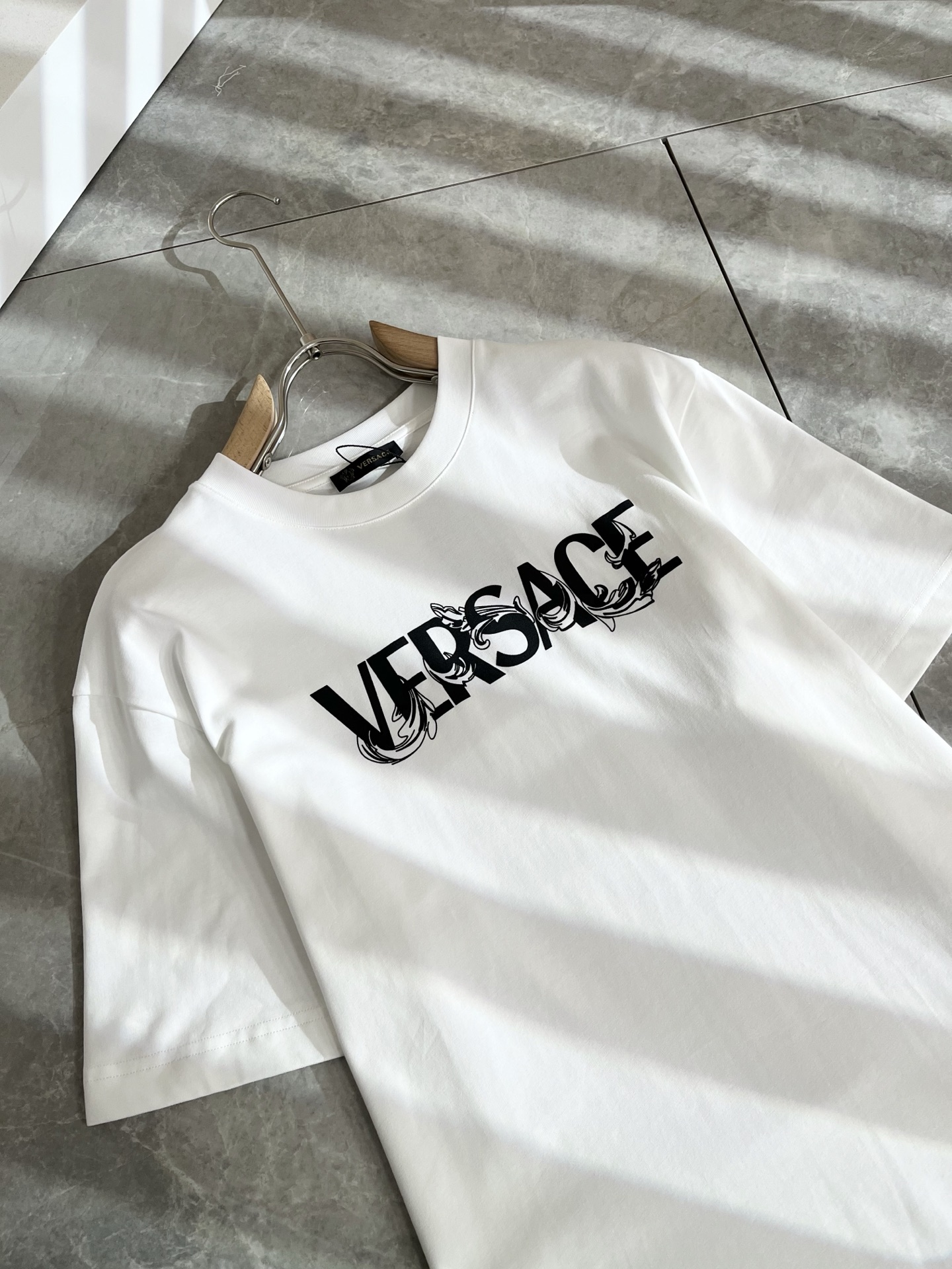  VERS*CE/范*哲  2025春夏新品原单短袖T恤，VERS*CE/范*哲  贸易公司渠道 产品 