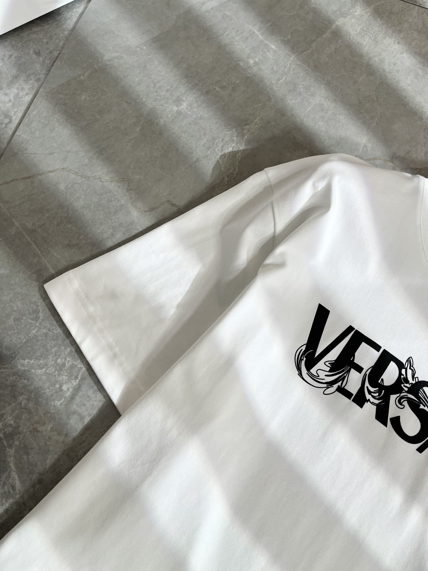  VERS*CE/范*哲  2025春夏新品原单短袖T恤，VERS*CE/范*哲  贸易公司渠道 产品 