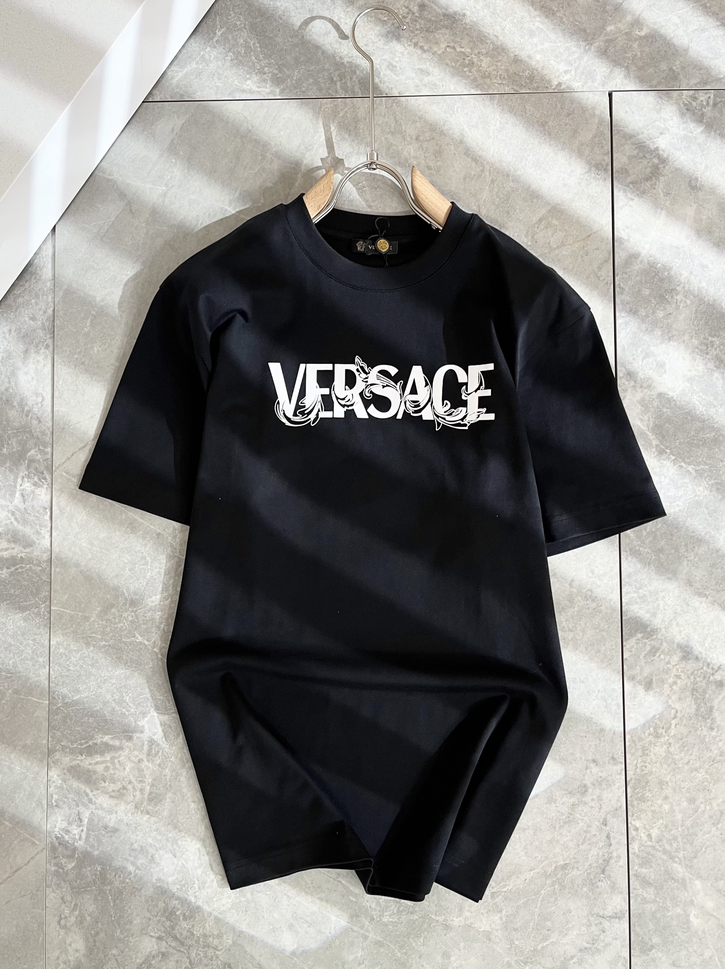  VERS*CE/范*哲  2025春夏新品原单短袖T恤，VERS*CE/范*哲  贸易公司渠道 产品 