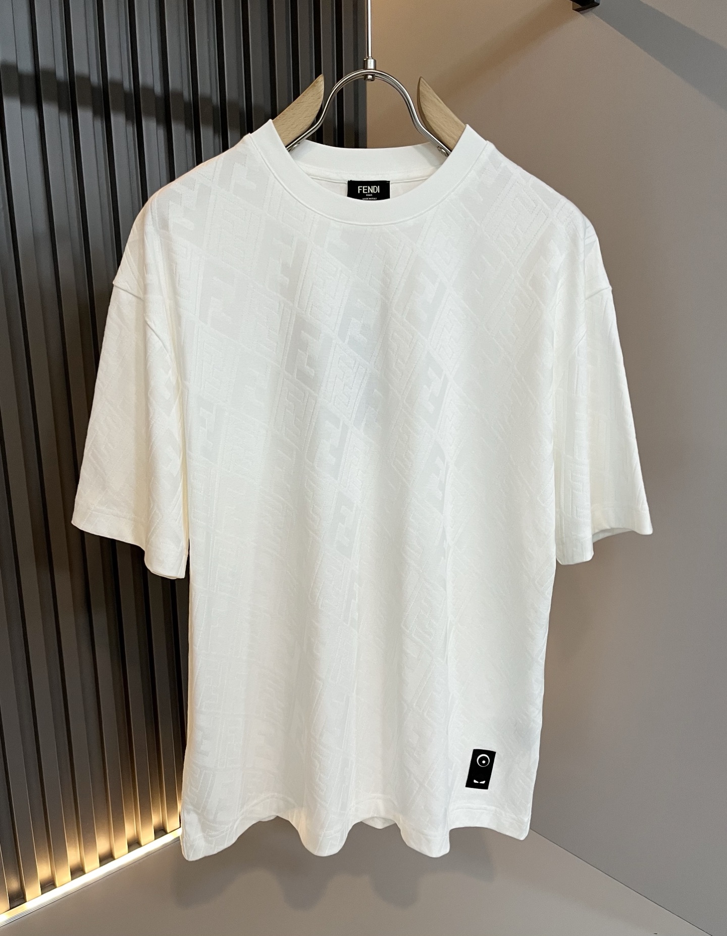 NO:149305,FEN Fen*di 2025 spring and summer new men's casual suit, versatile and age-restricted, panoramic logo jacquard LOGO design!  Whether you are proficient or like the trendy style, you must have a must-have item for boys’ wardrobe!  Customized original cotton fabric!  The upper body is stylish and has a great feeling of fit. The clothes are tall and stylish, and the low-end slag will collapse if you don't wash the collar. Size M-3XL, fendi, alexander wang19860909FEN 芬*迪 2025春夏新款男士休闲套装,百搭不限制年龄,全景标识提花LOGO设计！无论你是轻熟还是喜欢潮风搭配妥妥的,男生衣橱必备单品款！定制原版纯棉面料！上身有型并且贴服感受非常棒,衣服挺拔有型区别低端渣货,不会洗洗领子就塌了. 尺码M-3XL,,fendi,alexander wang,Men's clothing