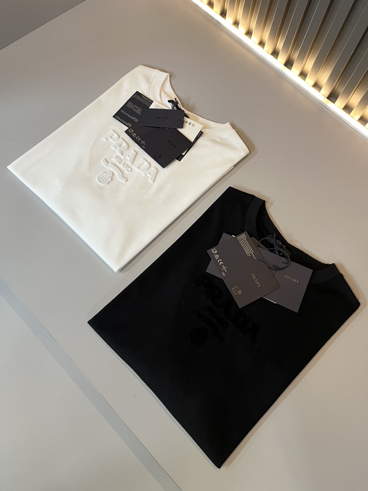 PRAD*A普*达2025春夏新款男女同款👫短袖T恤，最新款全网独...