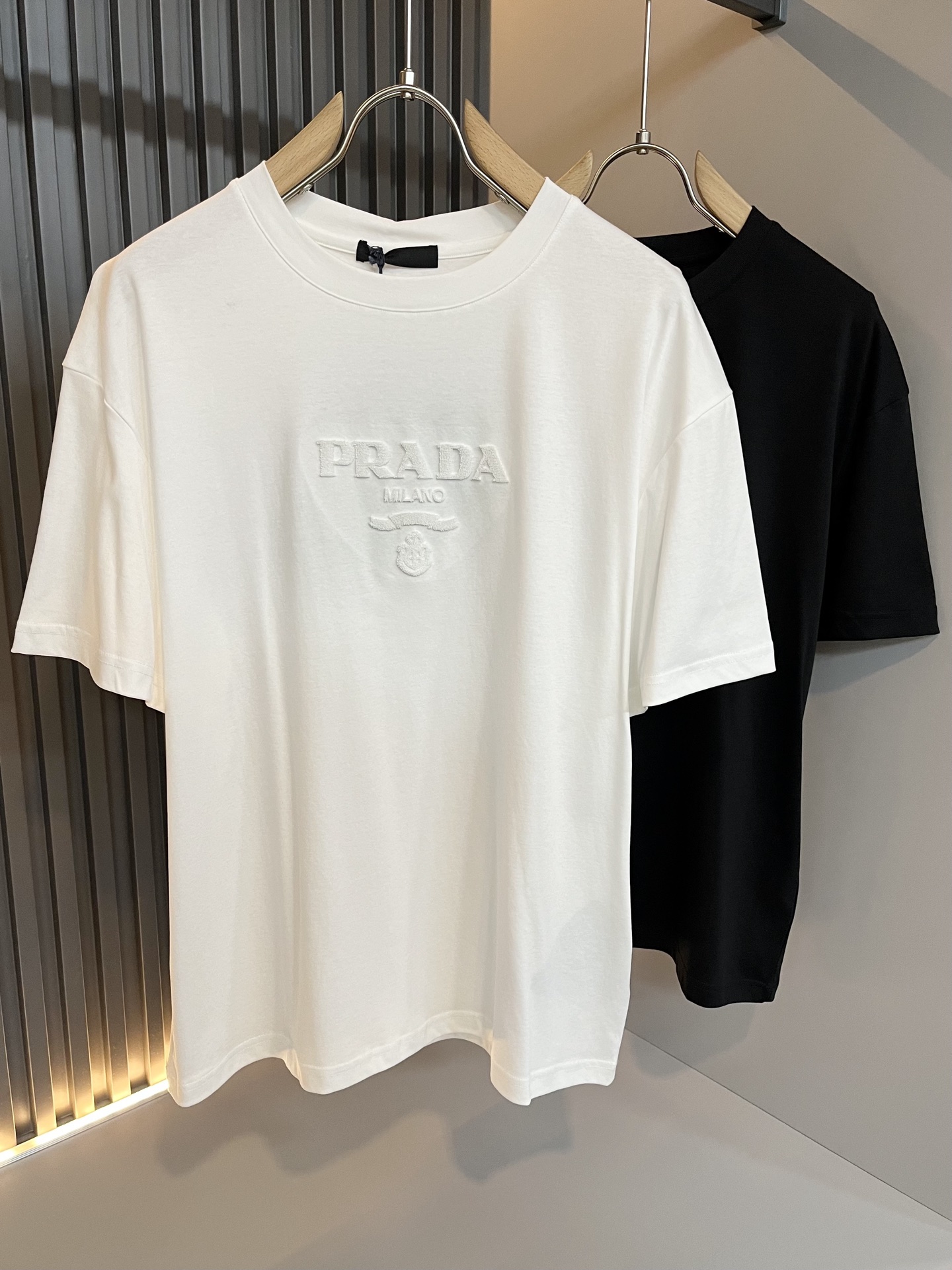 PRAD*A普*达2025春夏新款男女同款👫短袖T恤，最新款全网独...