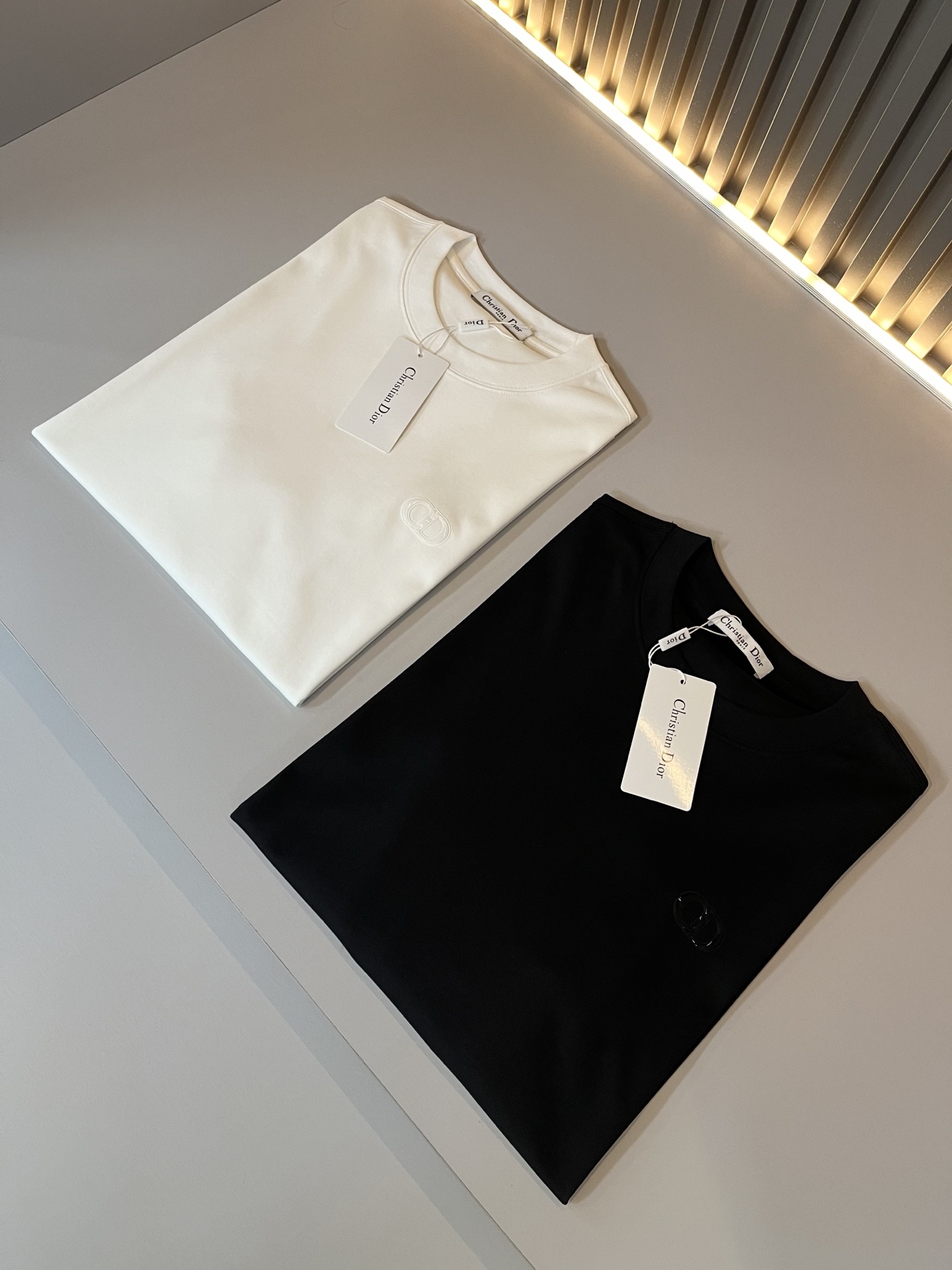 Dio*迪家 2025春夏新款男女同款👫短袖T恤，专柜同步发售！...