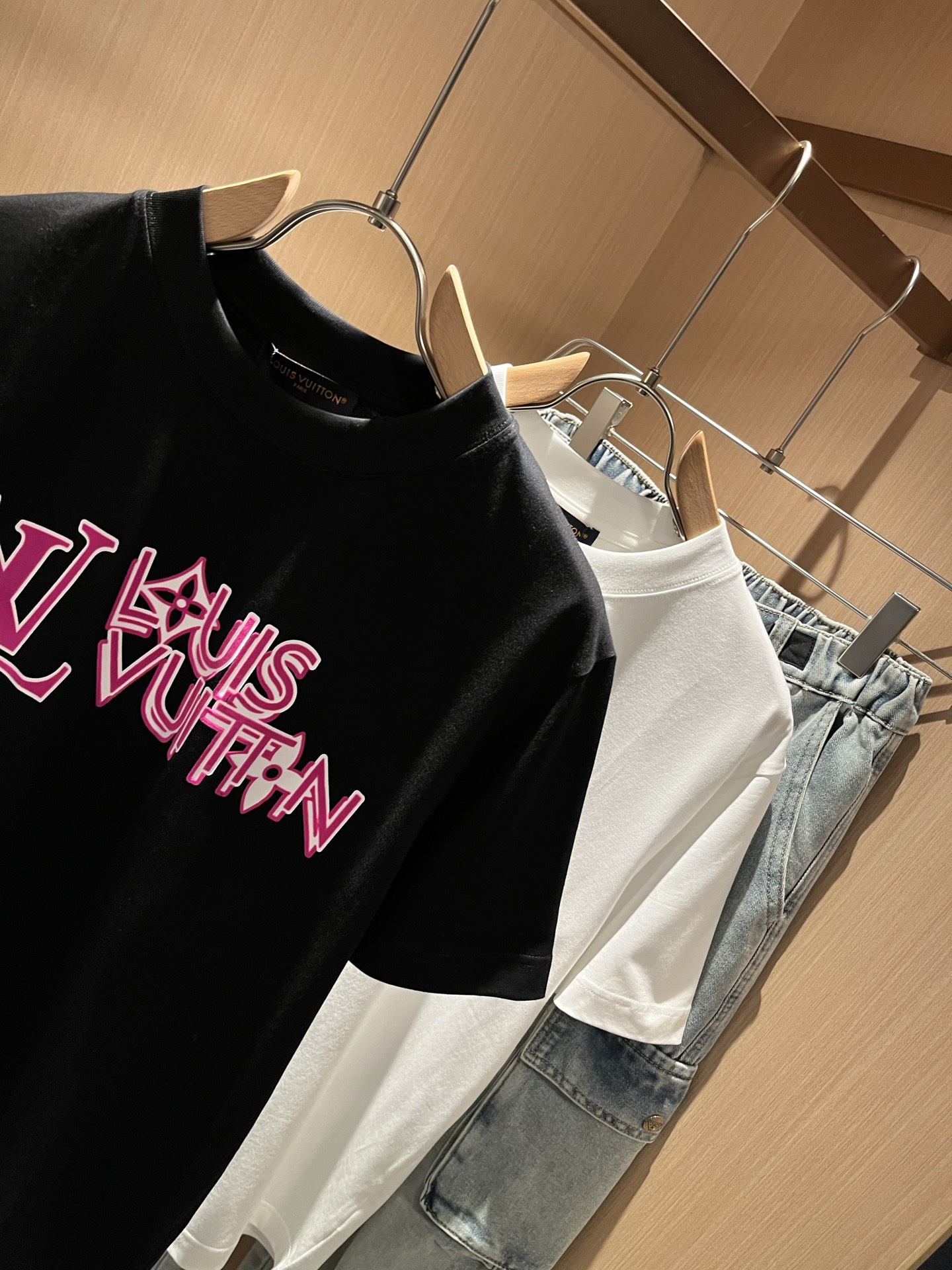 Louis Vuitton 2025春夏全新系列 短袖T恤服装,男,女 2