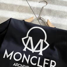 Moncler蒙家 2026春夏最新男女同款👫贸易订单短袖T恤,全品相!!网红款!采用logo图案压胶设 Moncler蒙家 2026春夏最新男女同款👫贸易订单短袖T恤,全品相!!网红款!采用logo图案压胶设