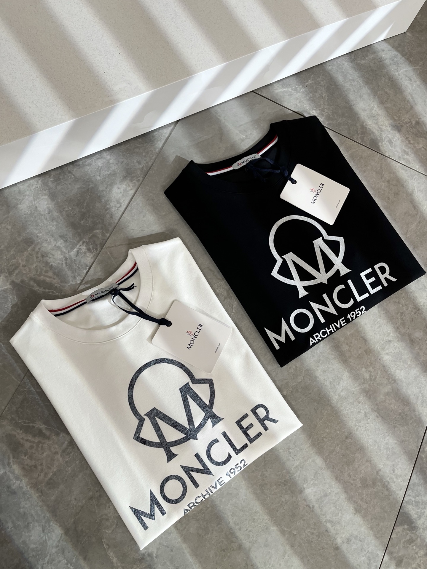 Moncler蒙家 2026春夏最新男女同款👫贸易订单短袖T恤，全品相！！网红款！采用logo图案压胶设