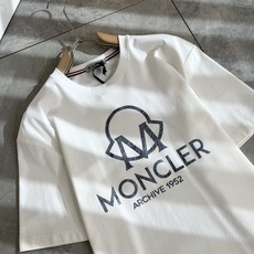 Moncler蒙家 2026春夏最新男女同款👫贸易订单短袖T恤,全品相!!网红款!采用logo图案压胶设 Moncler蒙家 2026春夏最新男女同款👫贸易订单短袖T恤,全品相!!网红款!采用logo图案压胶设