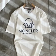 Moncler蒙家 2026春夏最新男女同款👫贸易订单短袖T恤,全品相!!网红款!采用logo图案压胶设 Moncler蒙家 2026春夏最新男女同款👫贸易订单短袖T恤,全品相!!网红款!采用logo图案压胶设