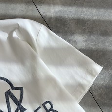 Moncler蒙家 2026春夏最新男女同款👫贸易订单短袖T恤,全品相!!网红款!采用logo图案压胶设 Moncler蒙家 2026春夏最新男女同款👫贸易订单短袖T恤,全品相!!网红款!采用logo图案压胶设