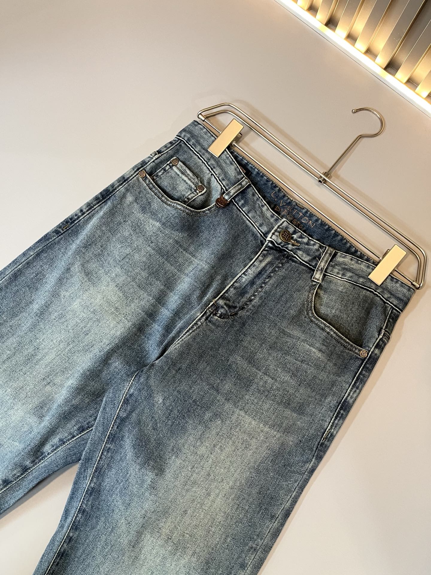 Louis Vuitton 经典仔裤系列 牛仔长裤服装,男 4