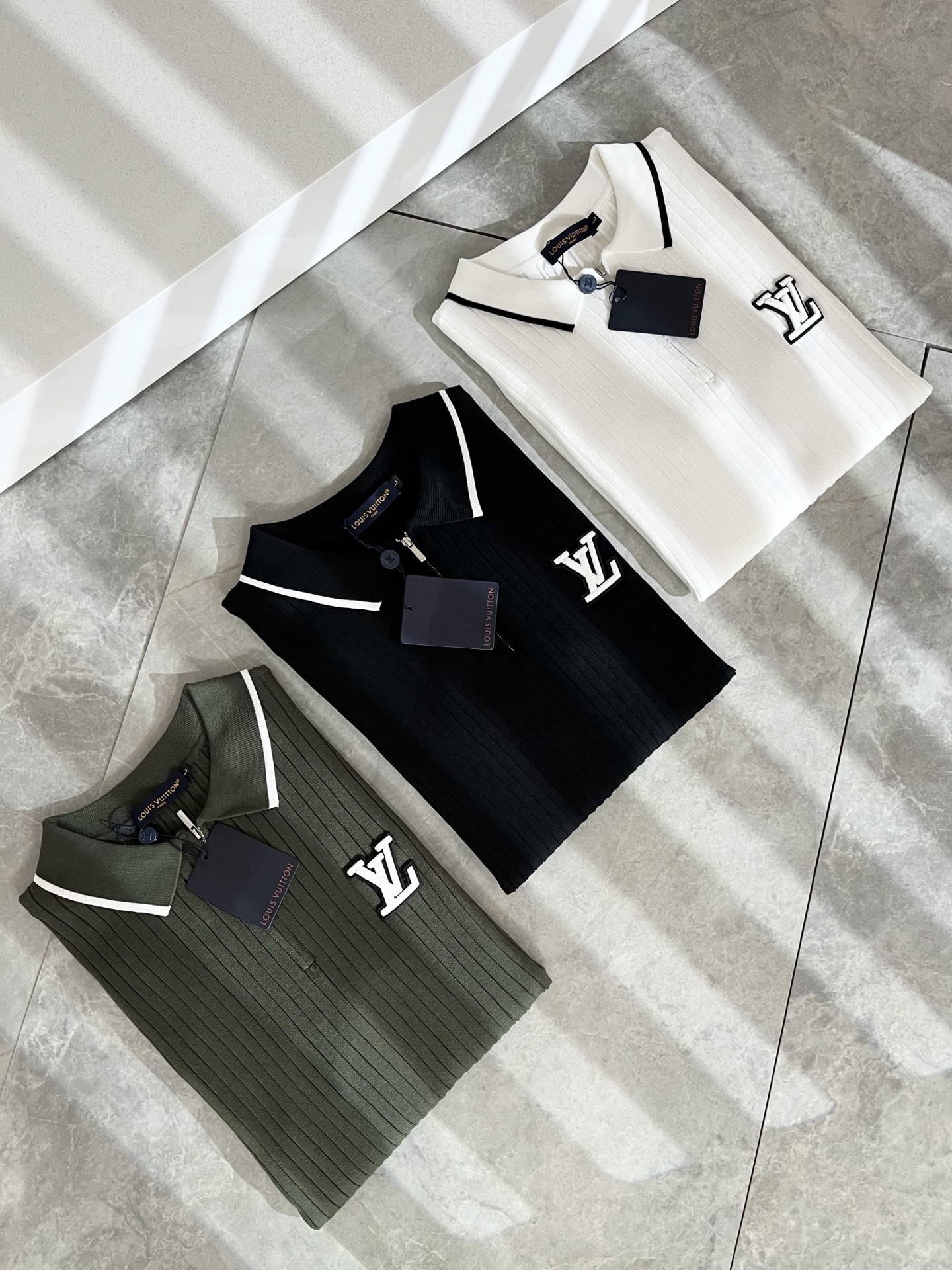 Louis Vuitton 路易家族 针织短袖服装 1