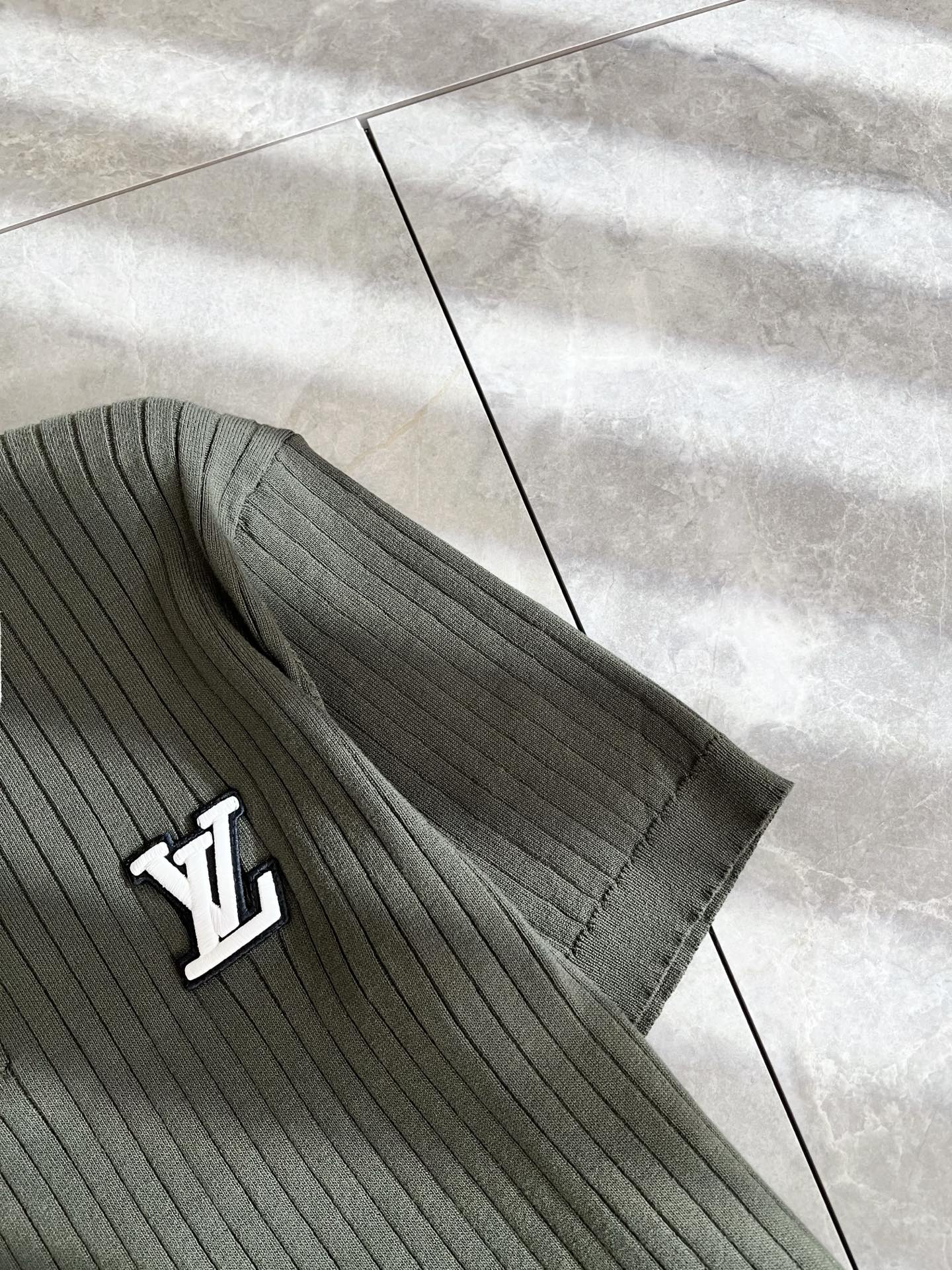 Louis Vuitton 路易家族 针织短袖服装 6