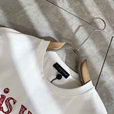 LouisVuitt*路易*登 2026春夏全新系列单品上线,非常时髦前卫的一款男女同款短袖T恤,标识l LouisVuitt*路易*登 2026春夏全新系列单品上线,非常时髦前卫的一款男女同款短袖T恤,标识l