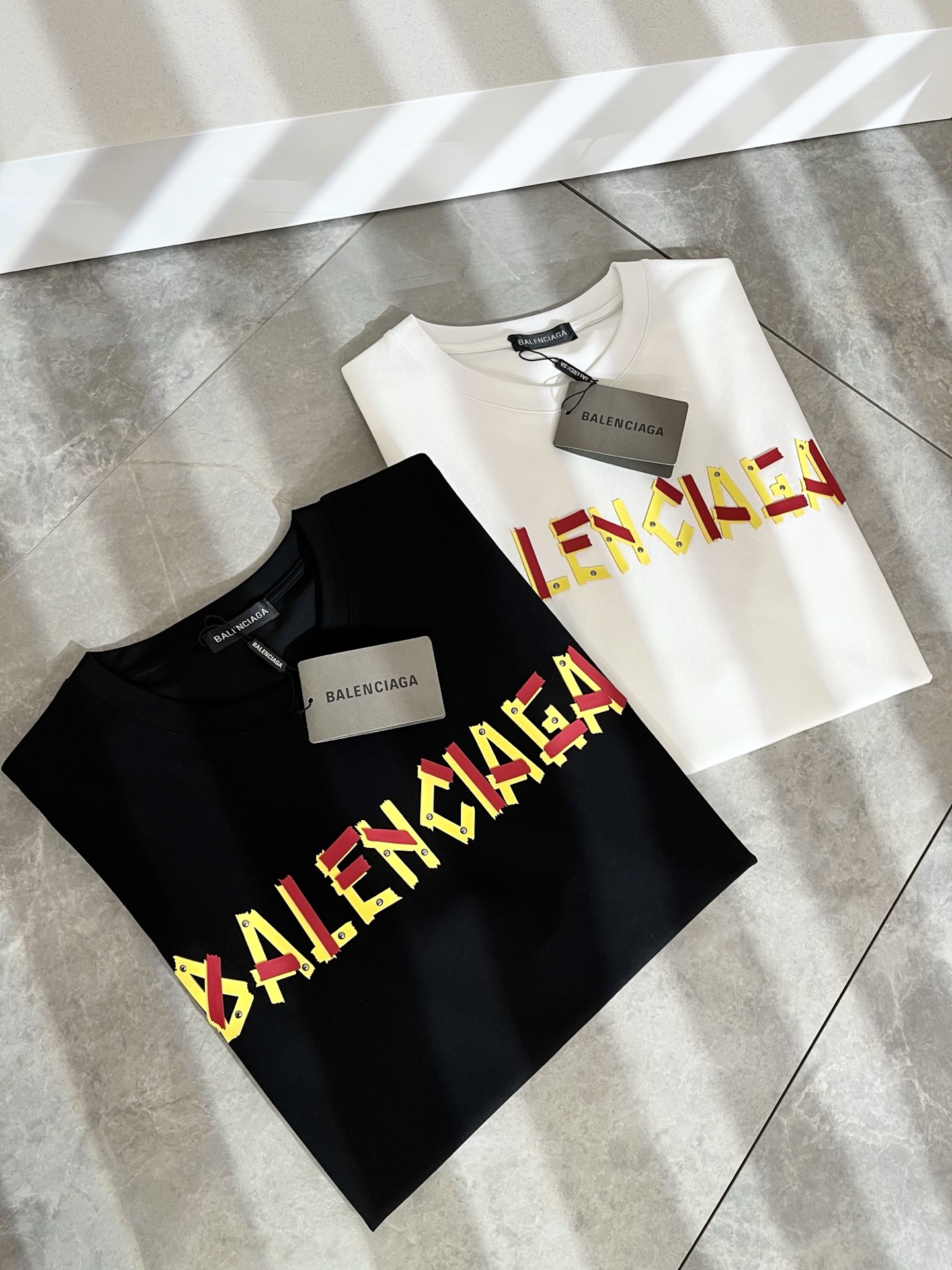 BALENCIA*巴黎*家 2026春夏新款男女同情侣款👫休闲宽松棉质圆领短袖T恤衫！贸易公司渠道稀出，