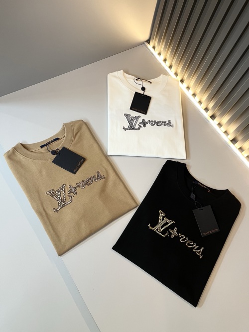 Louis Vuitton Camiseta de Manga Corta con Logo Bordado 'Lovers' 1 Louis Vuitton Camiseta de Manga Corta con Logo Bordado 'Lovers'