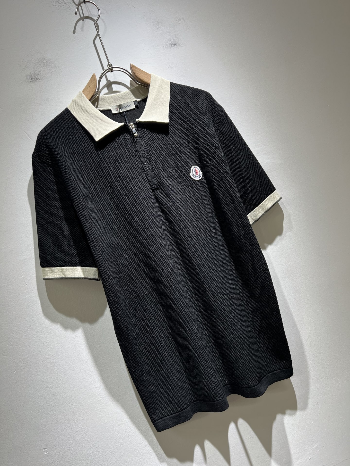 Moncler  T恤moncler,服装 2