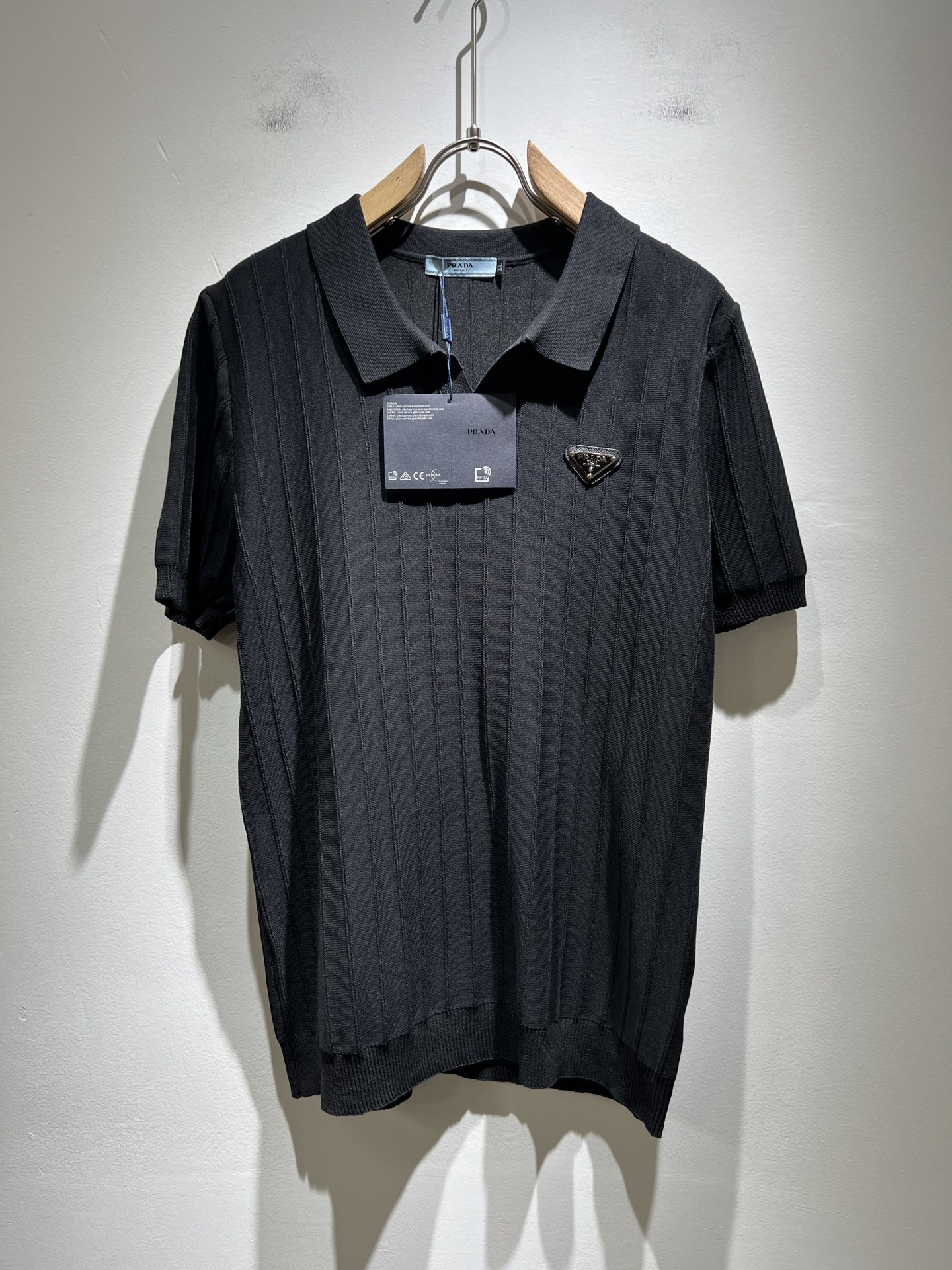 PRAD*A普*达2025早春新款男士翻领短袖针织短袖T恤，最新款...