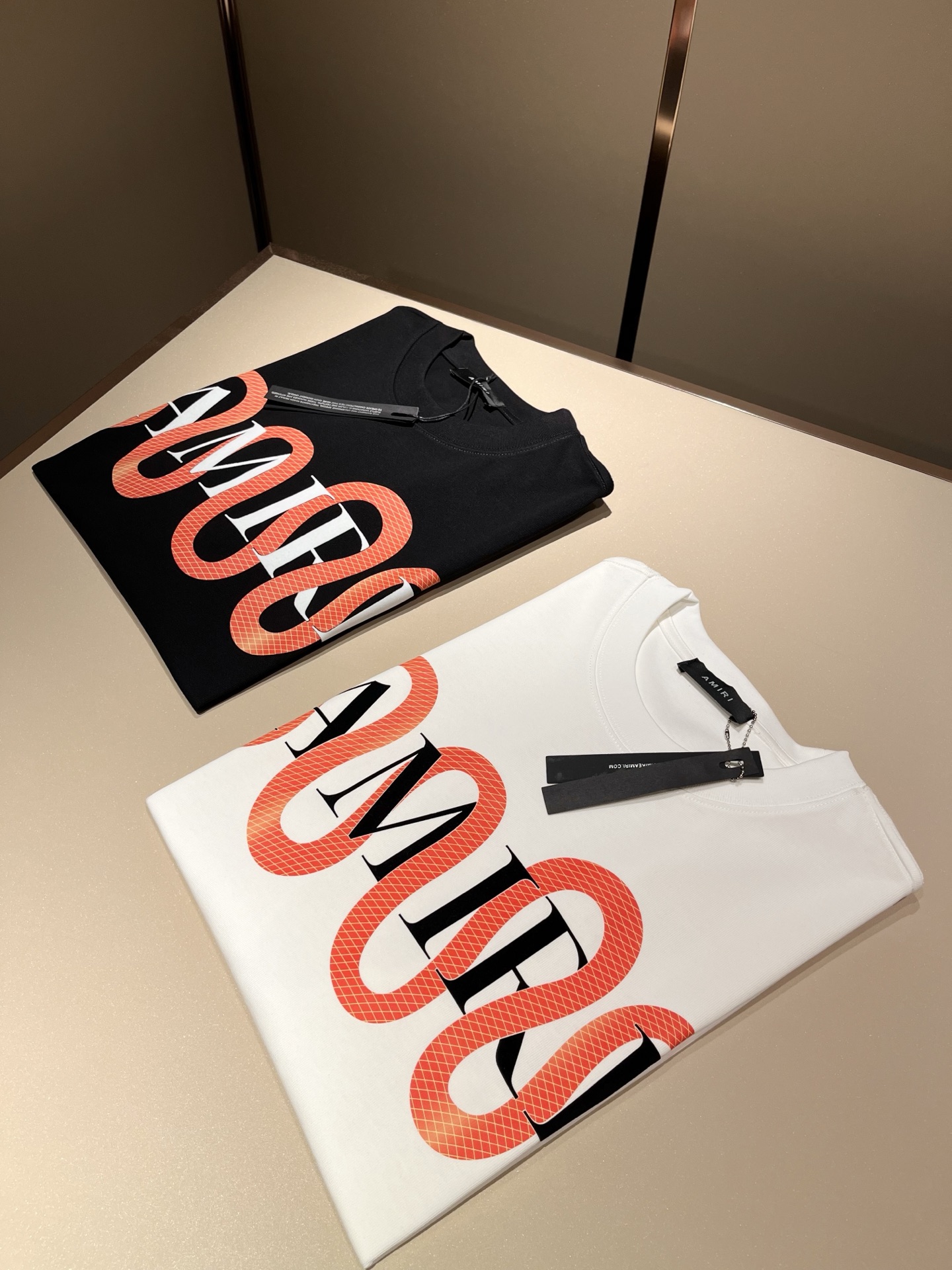 AMIRI 2025春夏新款男女同款👫短袖T恤，最新款全网独家首...