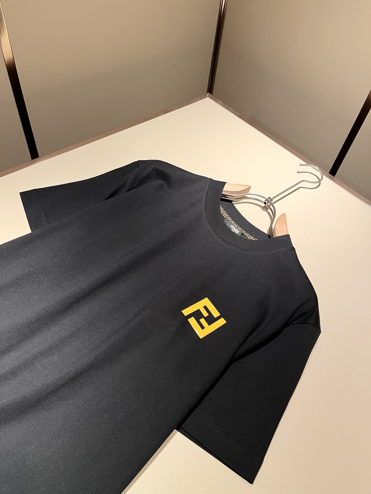 Fendi FD家族 短袖T恤服装,男,女 5 Fendi FD家族 短袖T恤服装,男,女 5