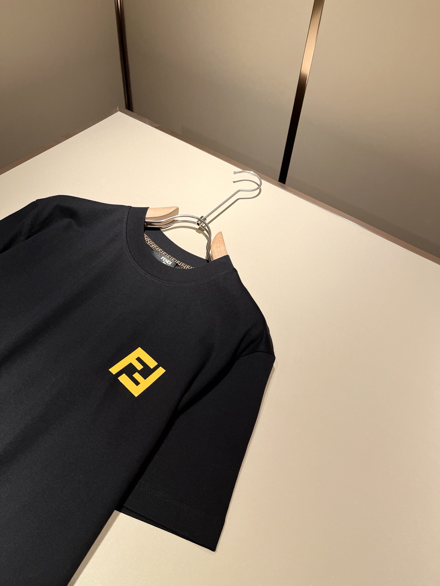 Fendi FD家族 短袖T恤服装,男,女 6 Fendi FD家族 短袖T恤服装,男,女 6