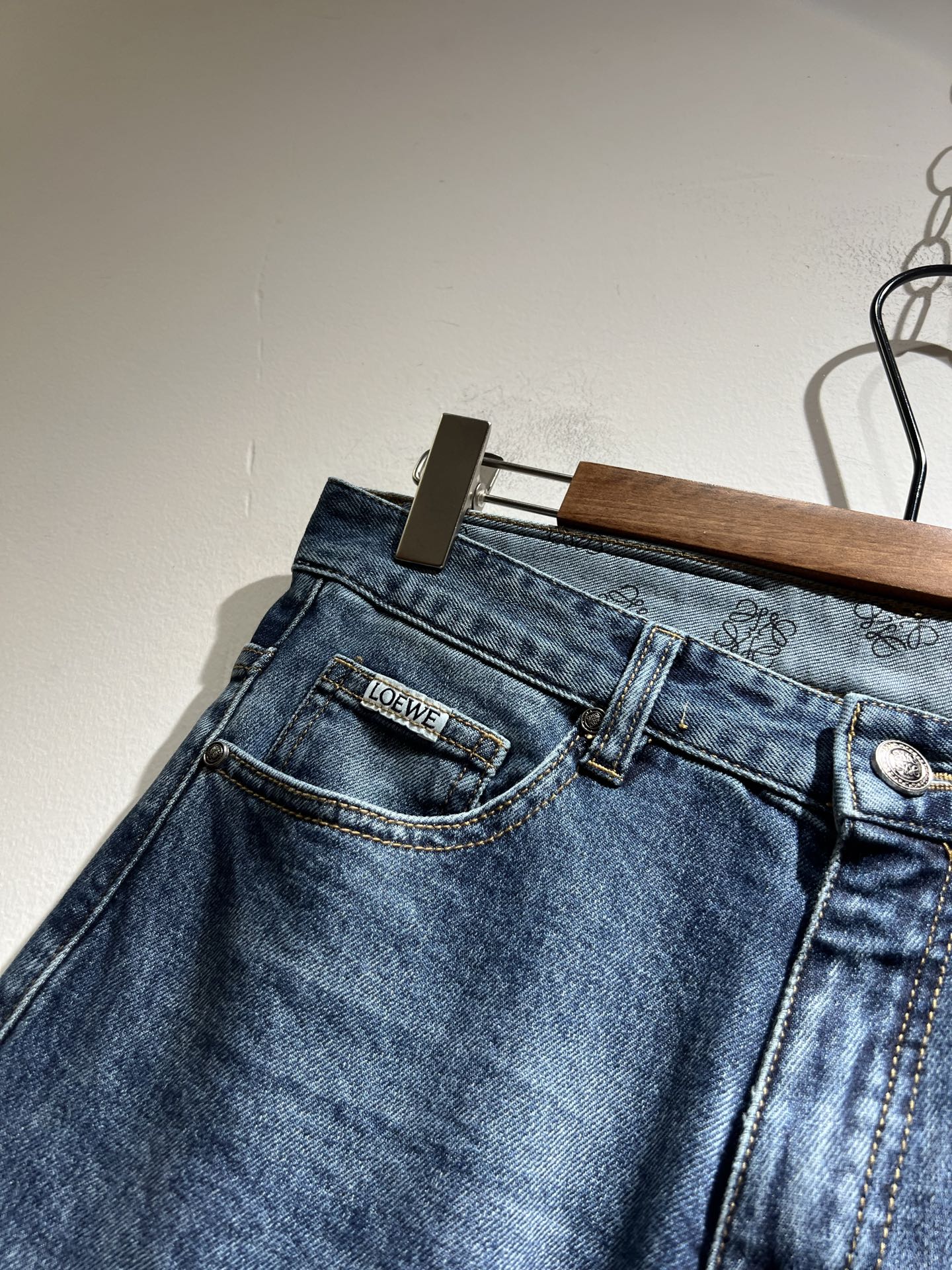 LOEWE  休闲裤服装,男 4