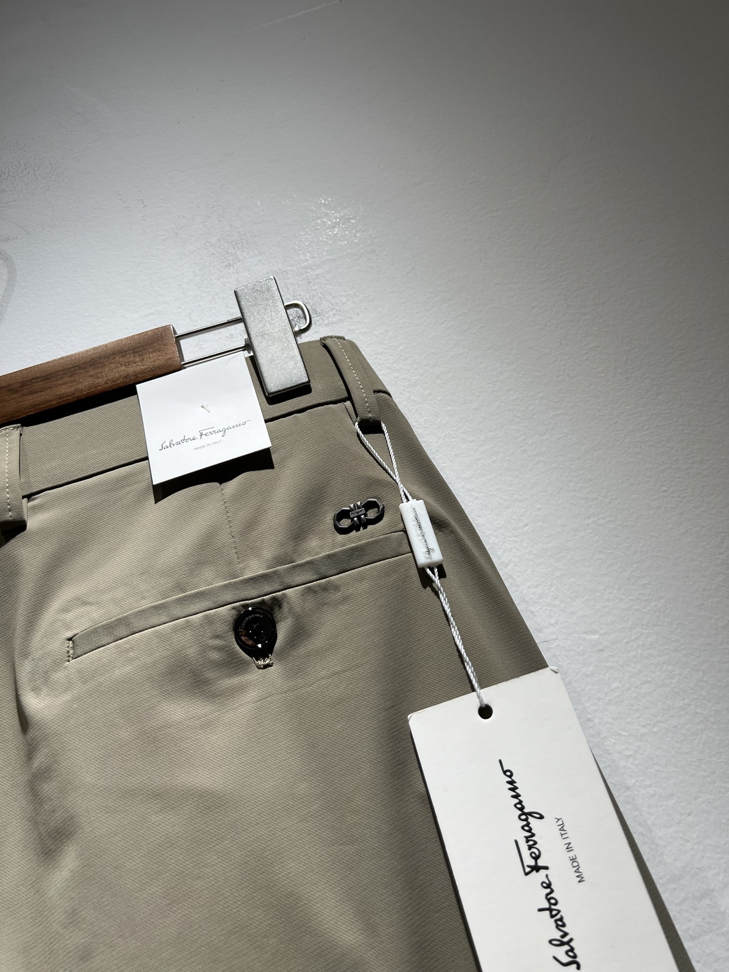 Ferragamo  西裤服装,男 9