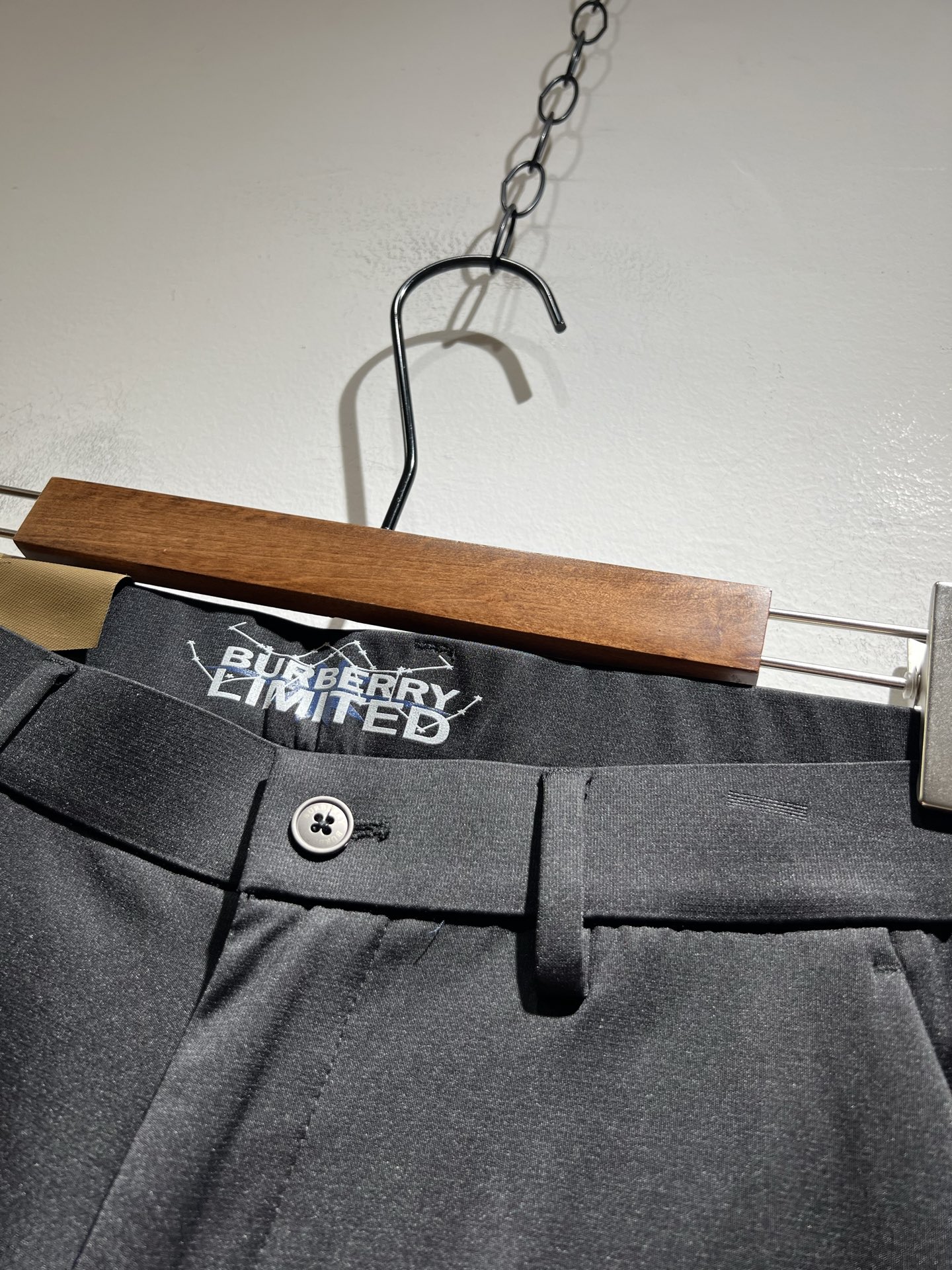 BURBERRY 2025春夏系列 男士休闲西裤服装,包,男 5