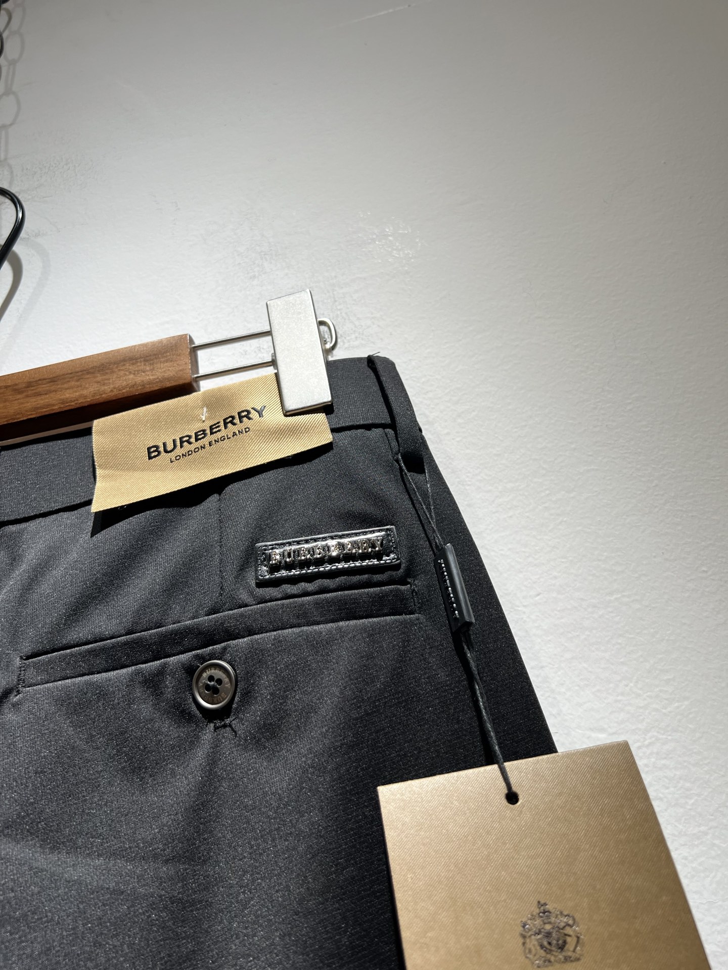 BURBERRY 2025春夏系列 男士休闲西裤服装,包,男 9