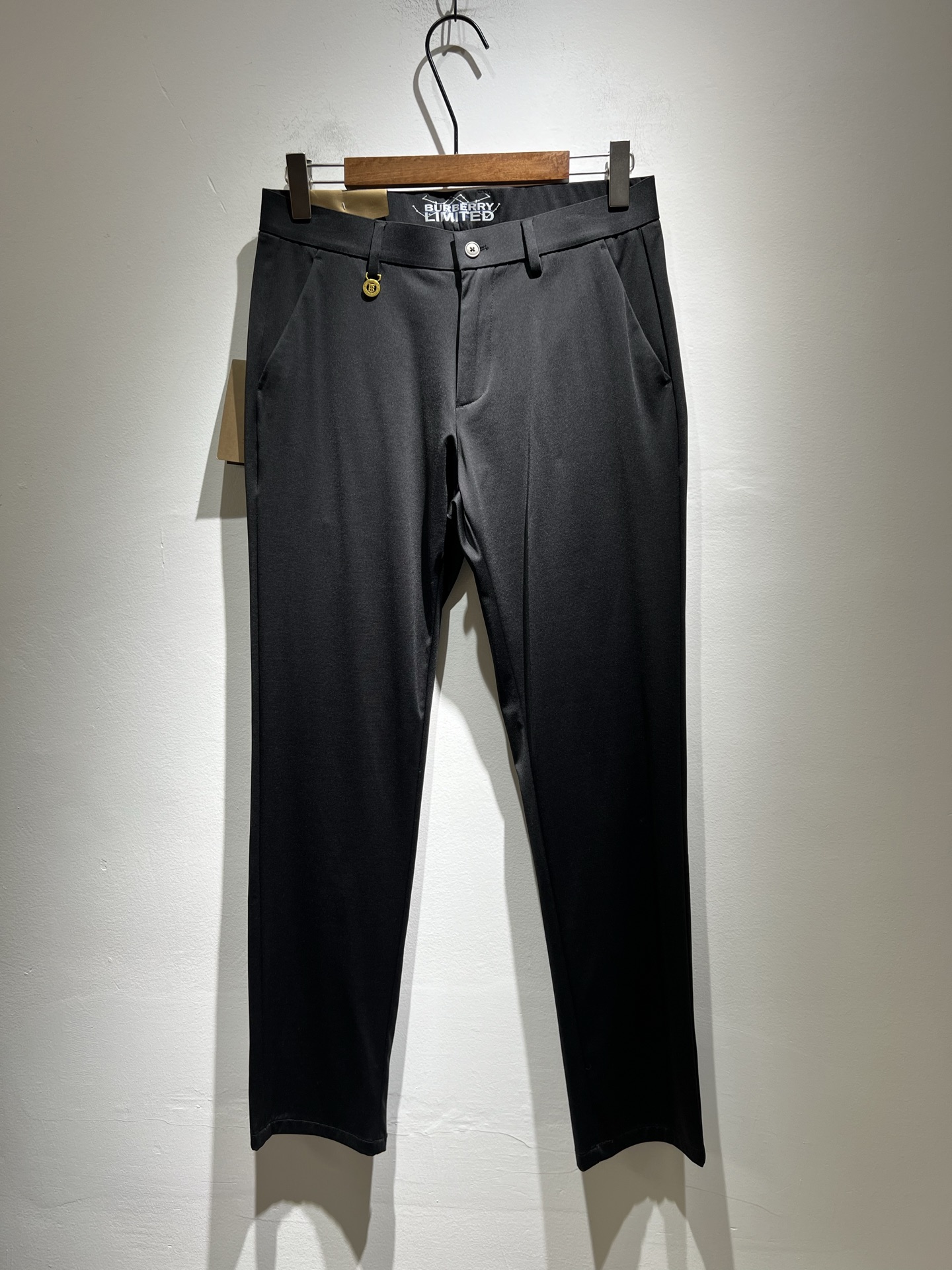 BURBER*Y巴*莉 2025春夏男士休闲西裤，男士经典基础款小直筒...