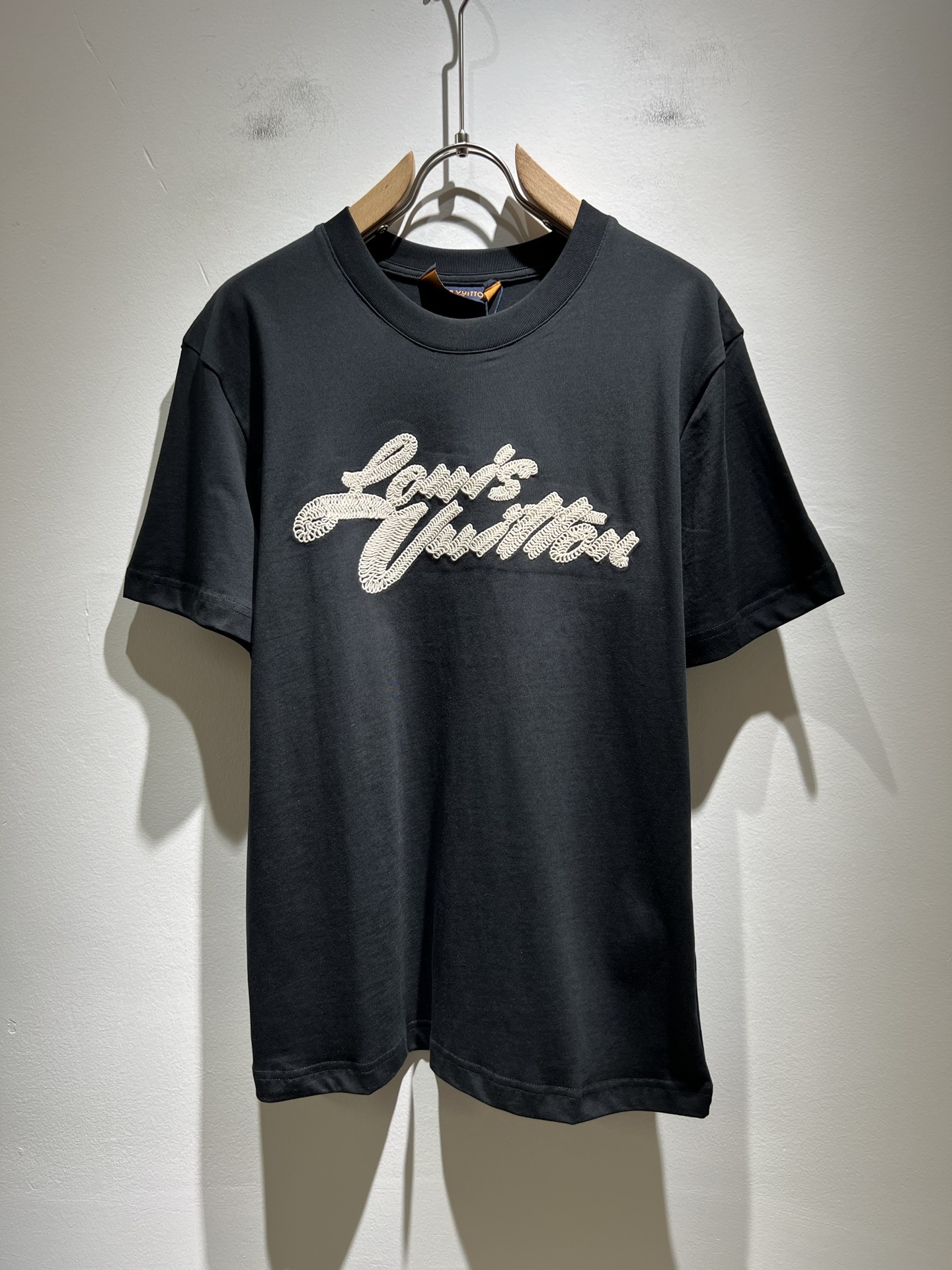 LouisVuitt*路易*登 2025春夏全新系列单品上线，非常时髦前卫...