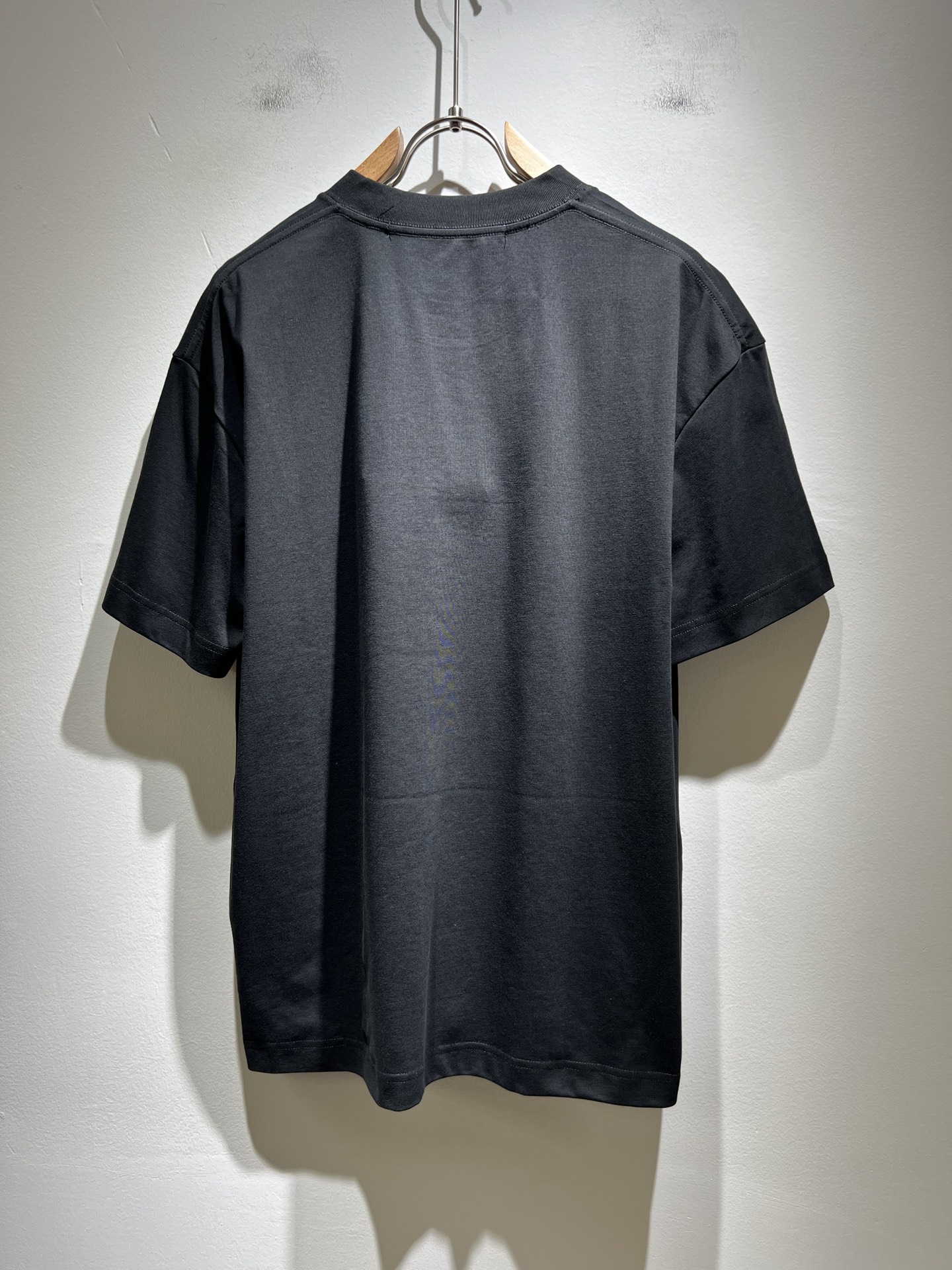 Alexander McQueen 2025春夏款 短袖T恤服装,男,女 9