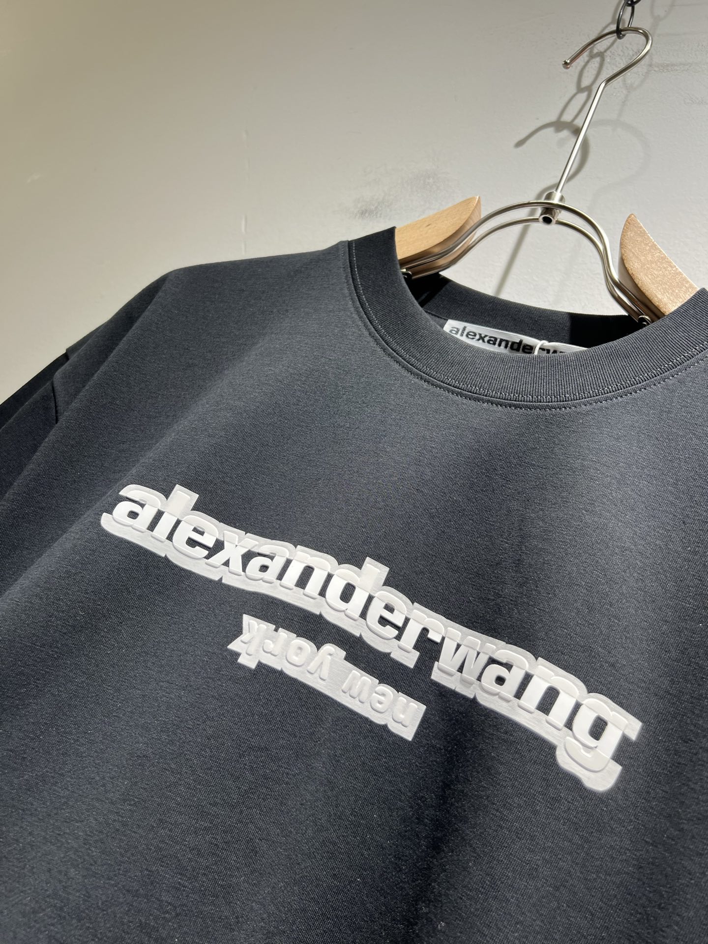 Alexander McQueen 2025春夏款 短袖T恤服装,男,女 8