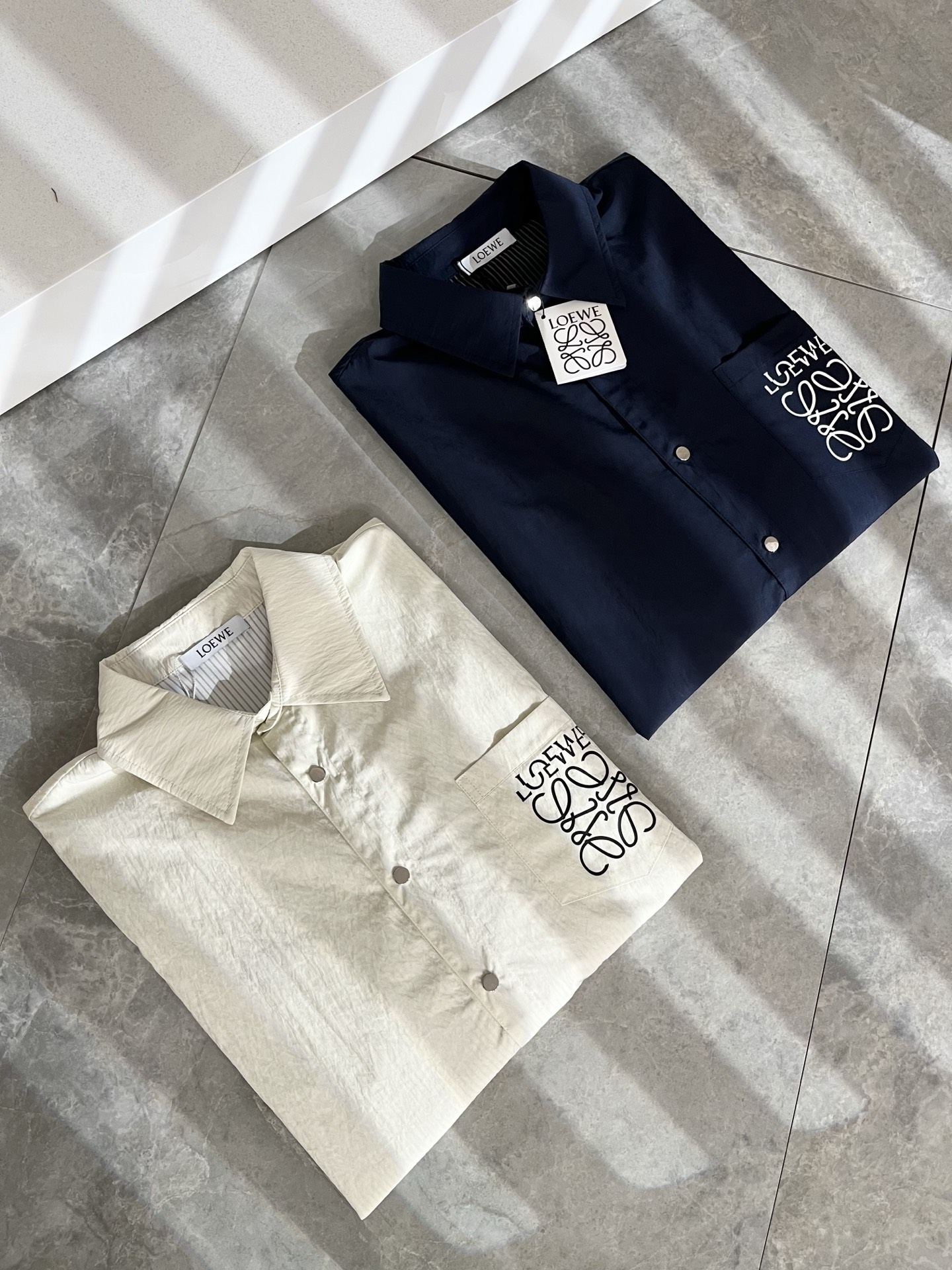 LOE*WE罗*威 ⚠️双面穿！2025春夏新款男女同款👫短袖牛仔...