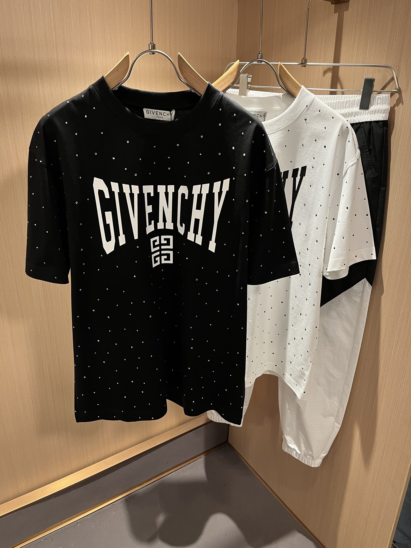 Giv*chy/纪*希2025春夏新款男女同款👫短袖T恤，主创时尚注...