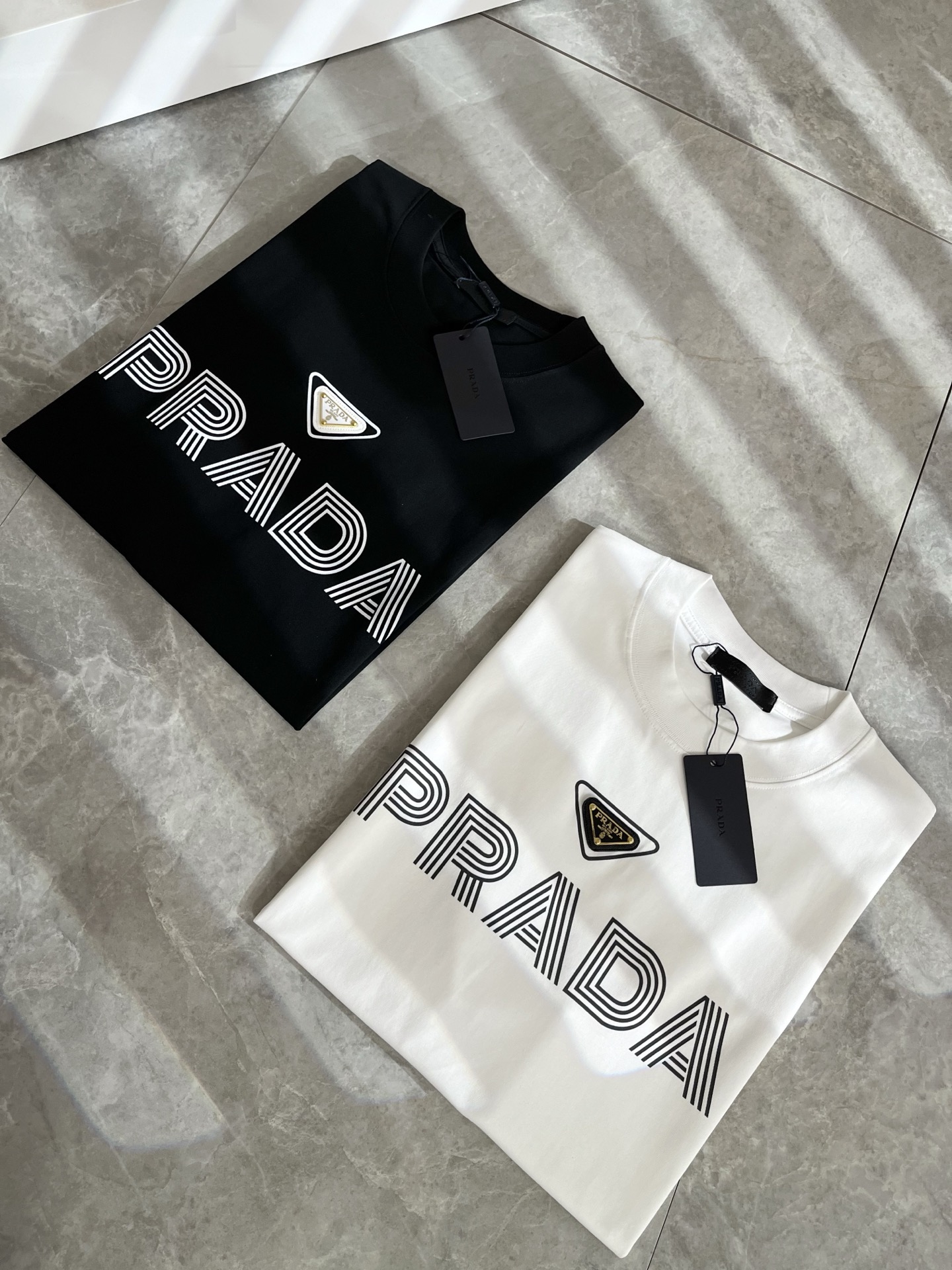 PRAD*A普*达2025春夏新款男女同款👫短袖T恤，最新款全网独...